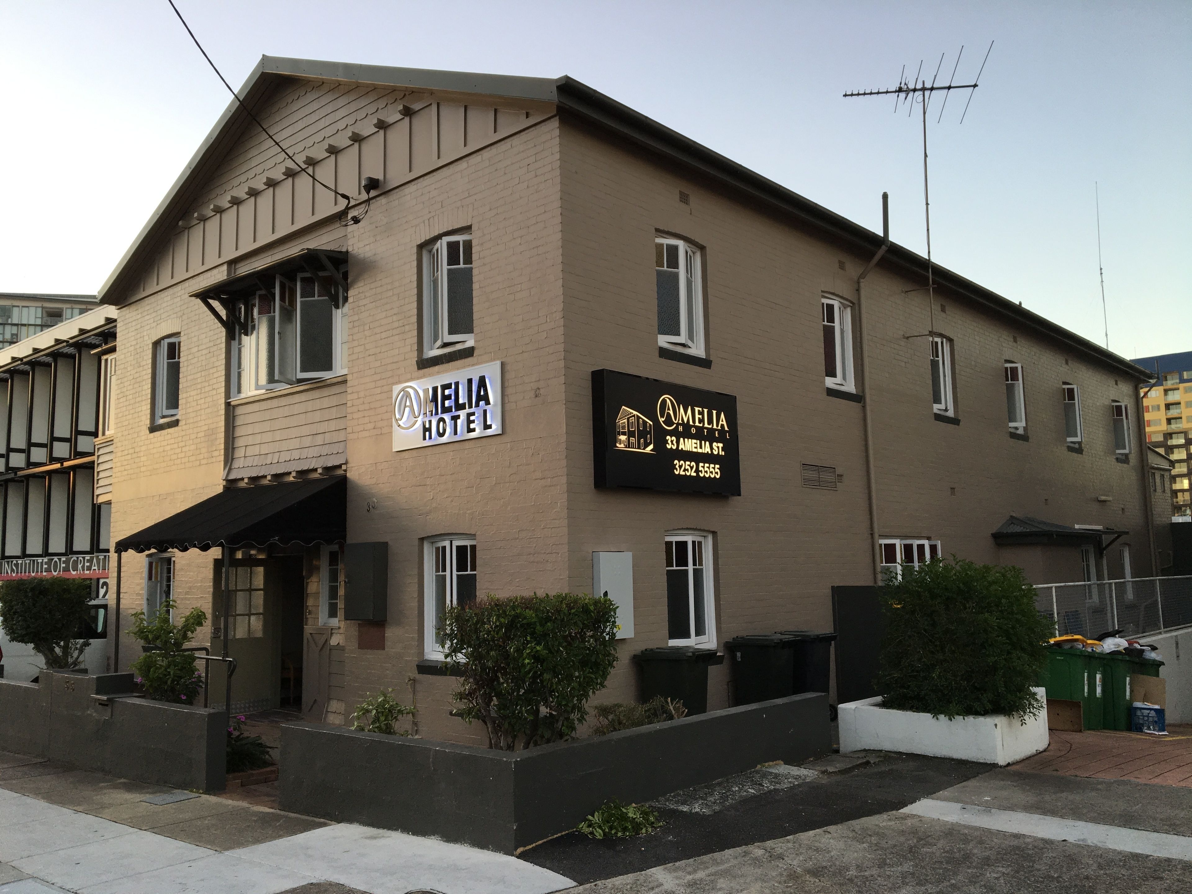 Amelia Budget Hotel