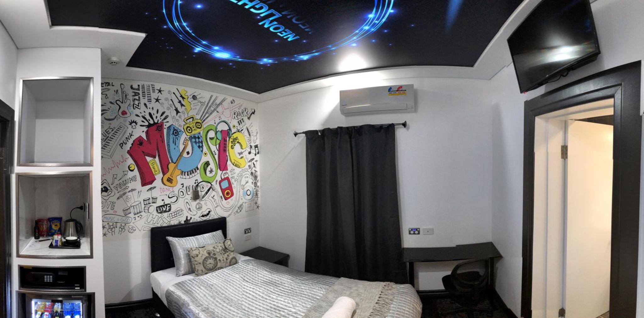 Amelia Budget Hotel