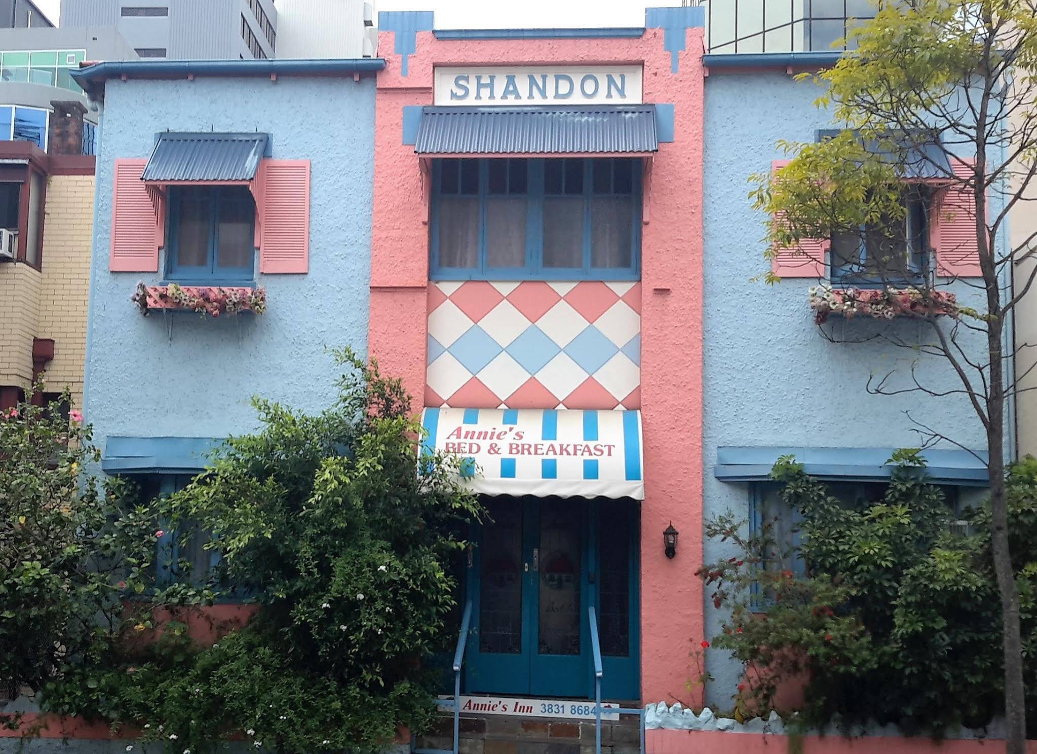 Annies Shandon Inn