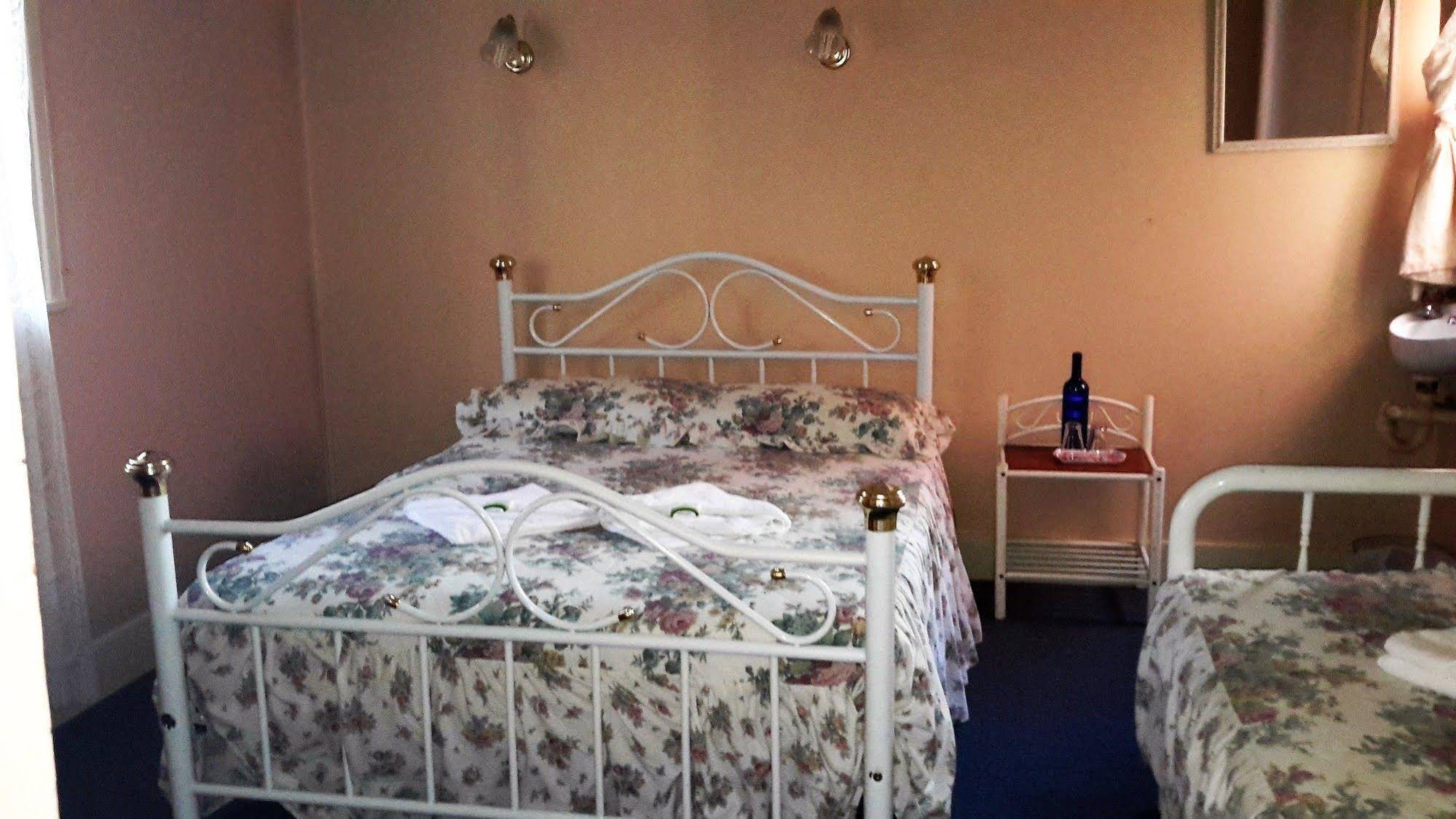 Annies Shandon Inn