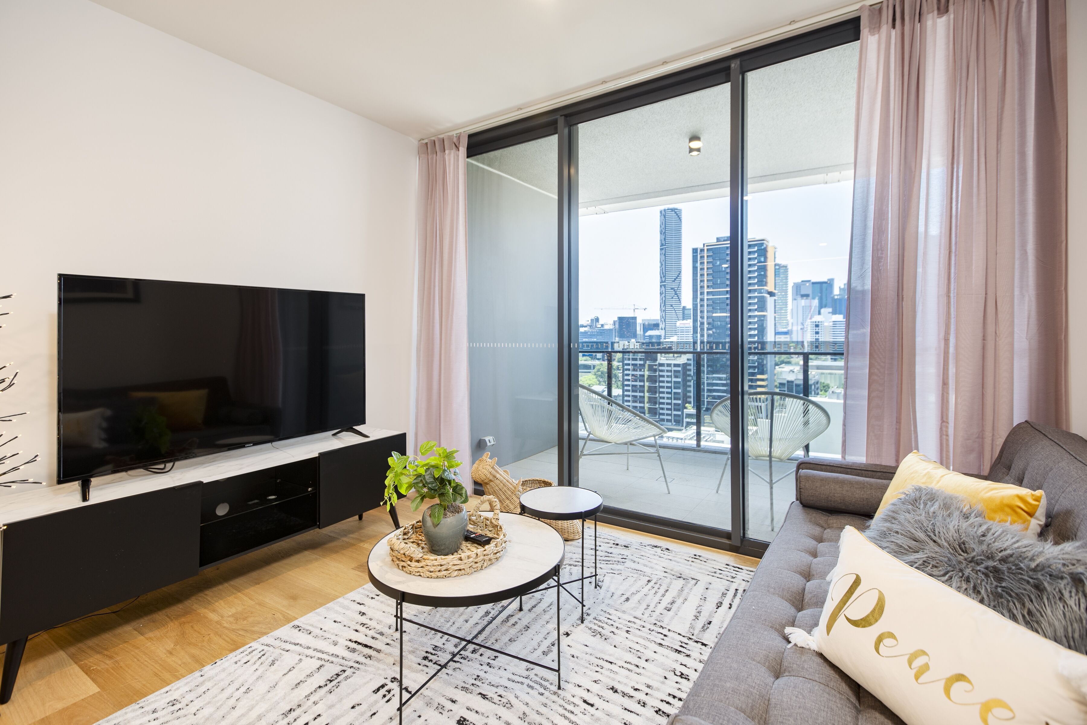 Brisbane One Apartments by CLLIX