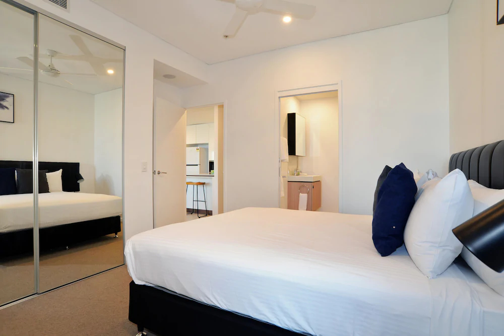 Hope Street Apartments by CLLIX