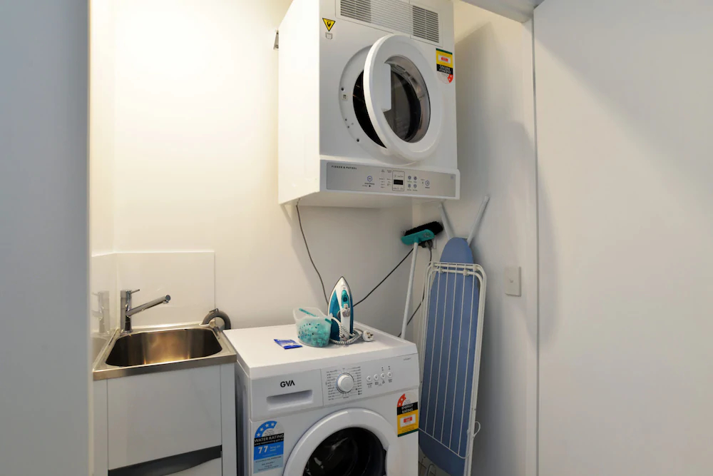 Hope Street Apartments by CLLIX