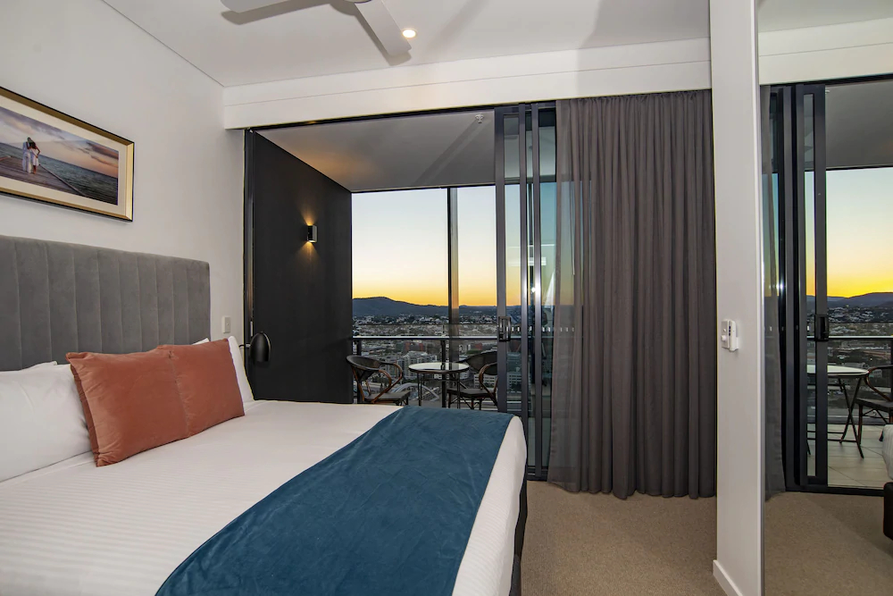 Hope Street Apartments by CLLIX