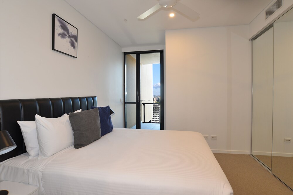 Hope Street Apartments by CLLIX