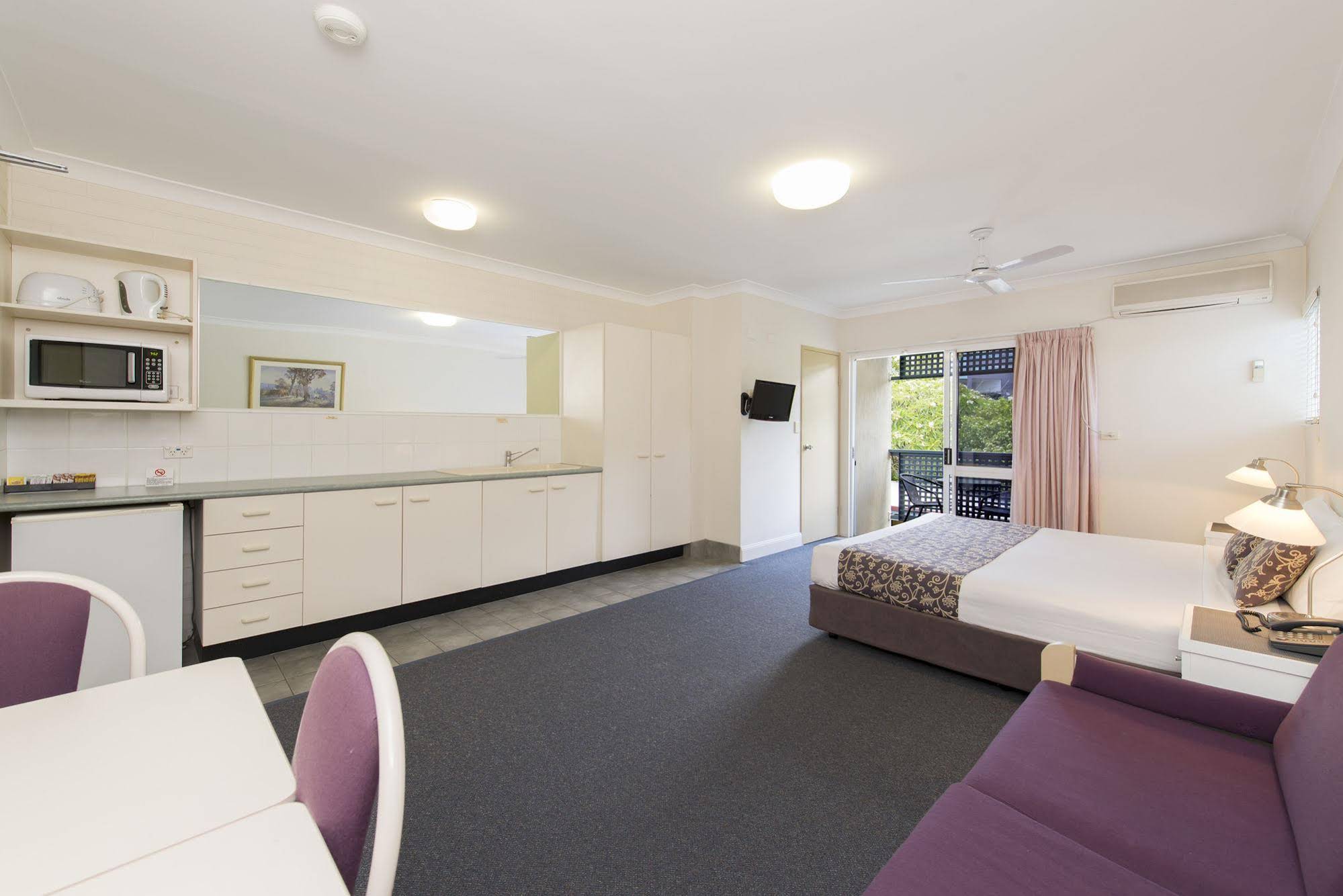 Benson Court Motel