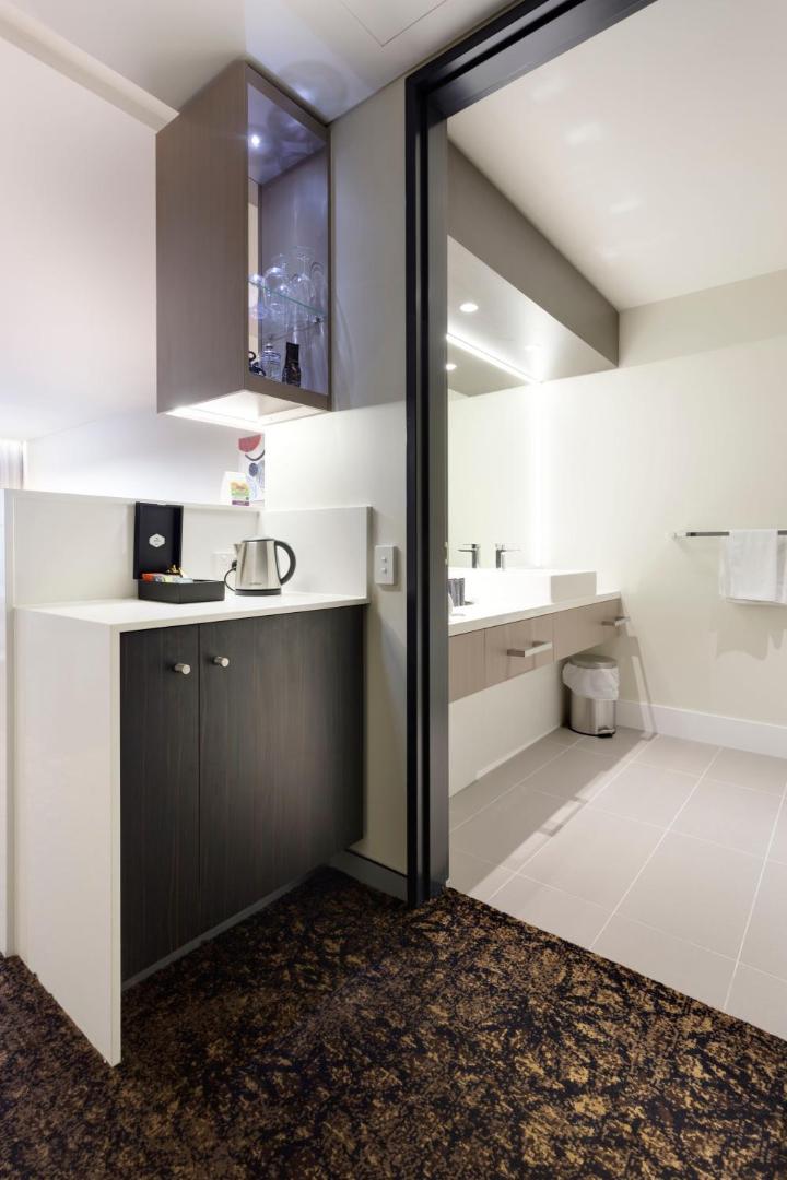 Calamvale Hotel Suites and Conference Centre
