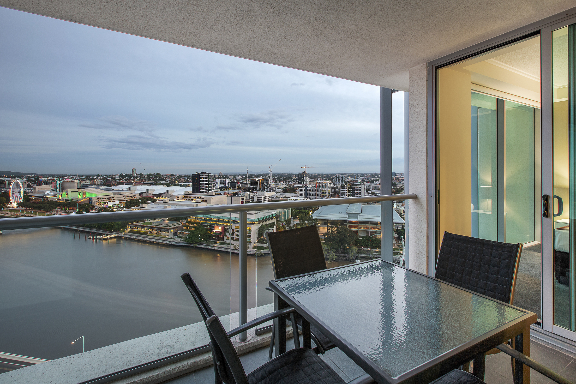 Evolution Apartment Hotel