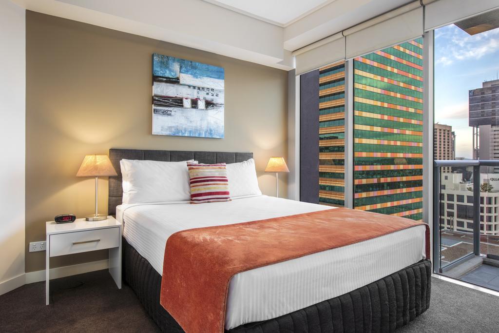Evolution Apartment Hotel