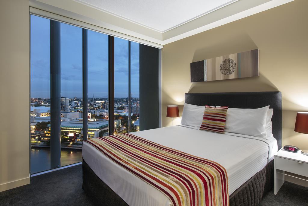 Evolution Apartment Hotel