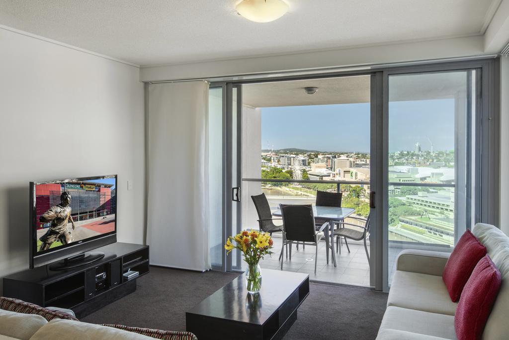 Evolution Apartment Hotel