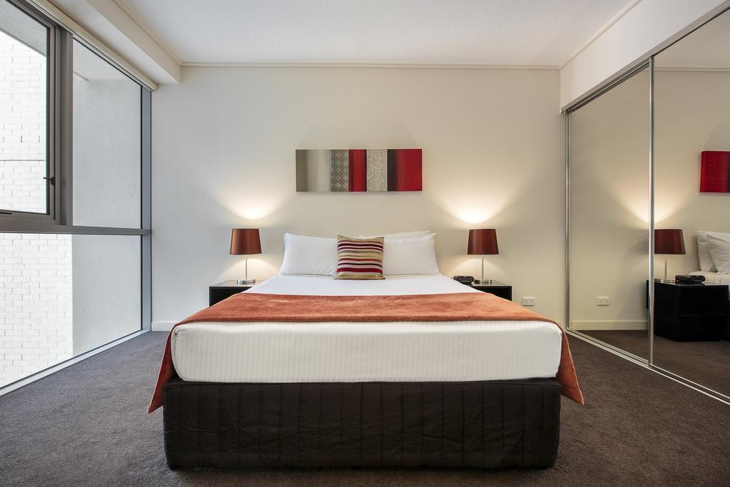 Evolution Apartment Hotel