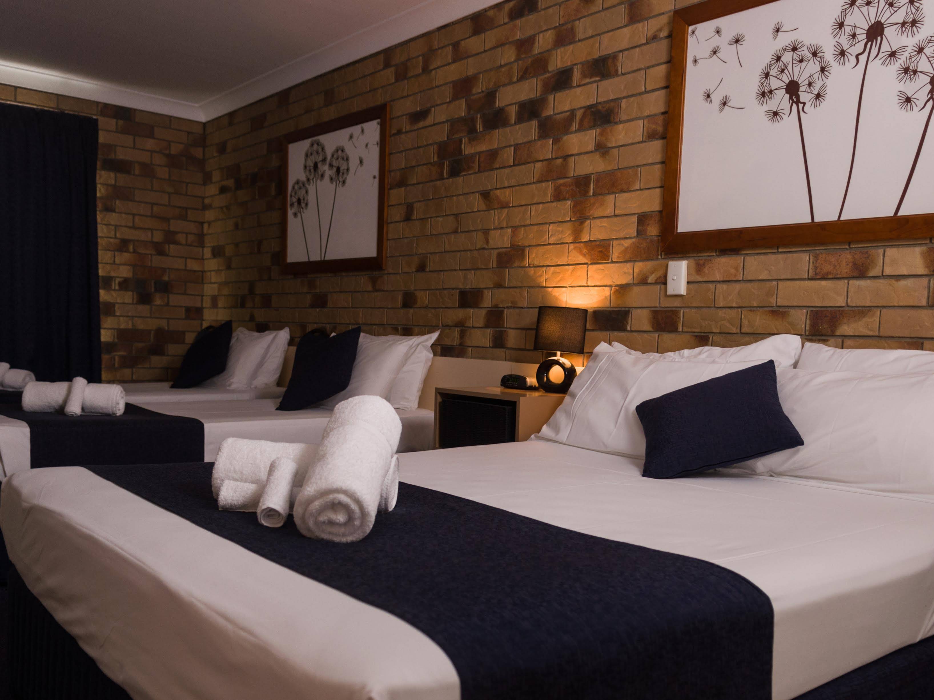 Lancaster Court Motel