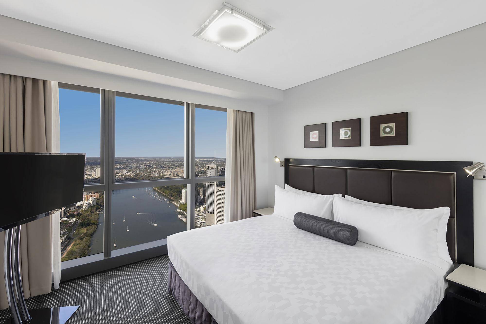 Meriton Suites Adelaide Street, Brisbane
