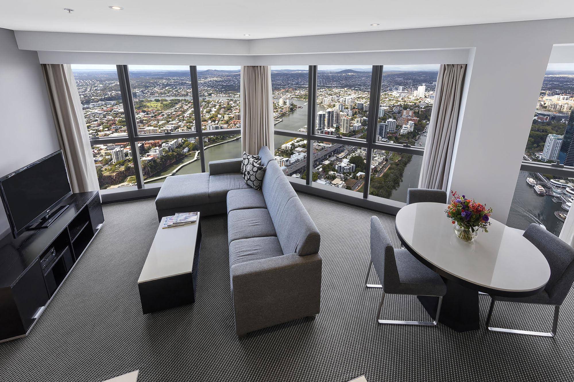 Meriton Suites Adelaide Street, Brisbane