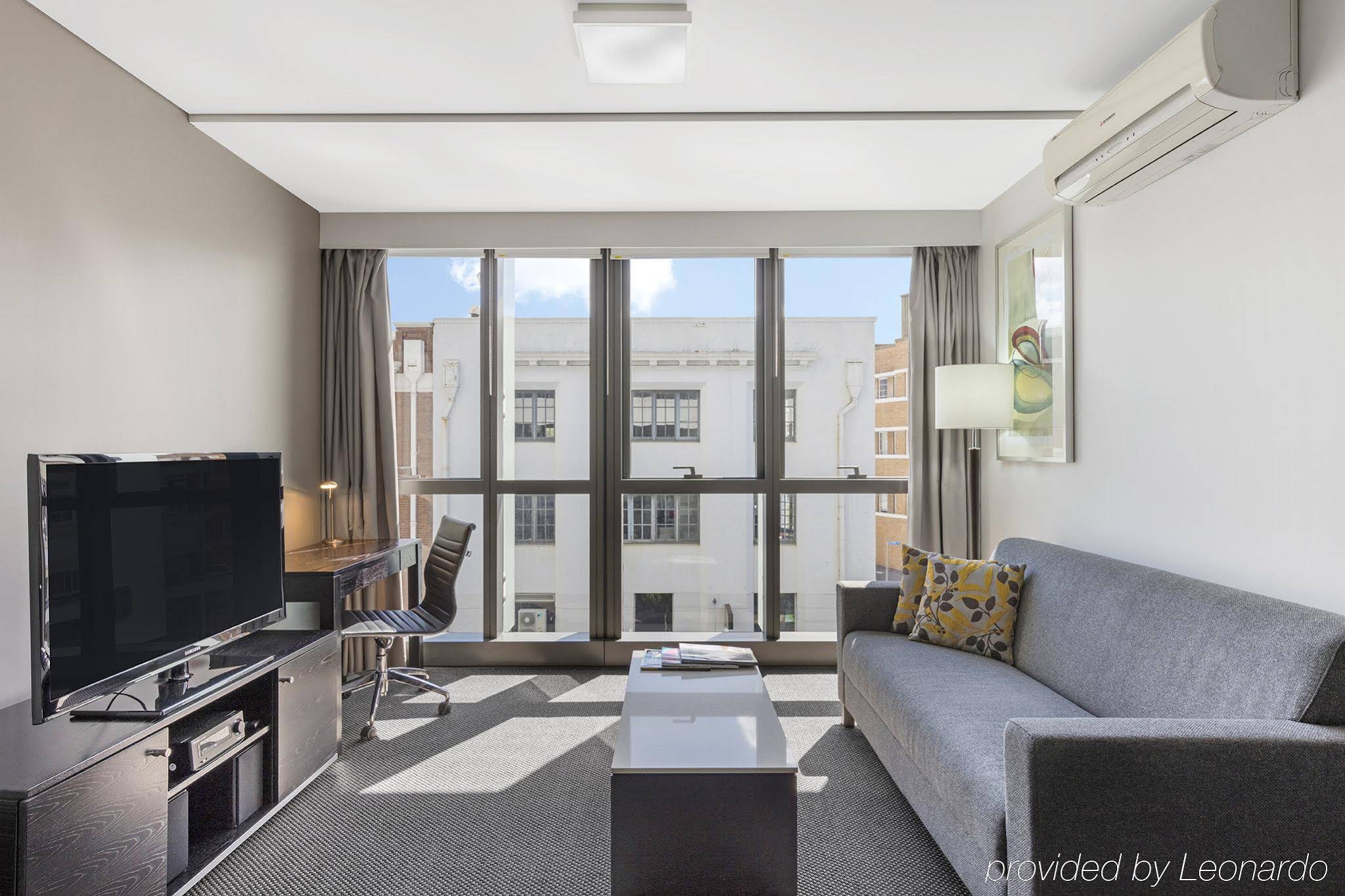 Meriton Suites Adelaide Street, Brisbane