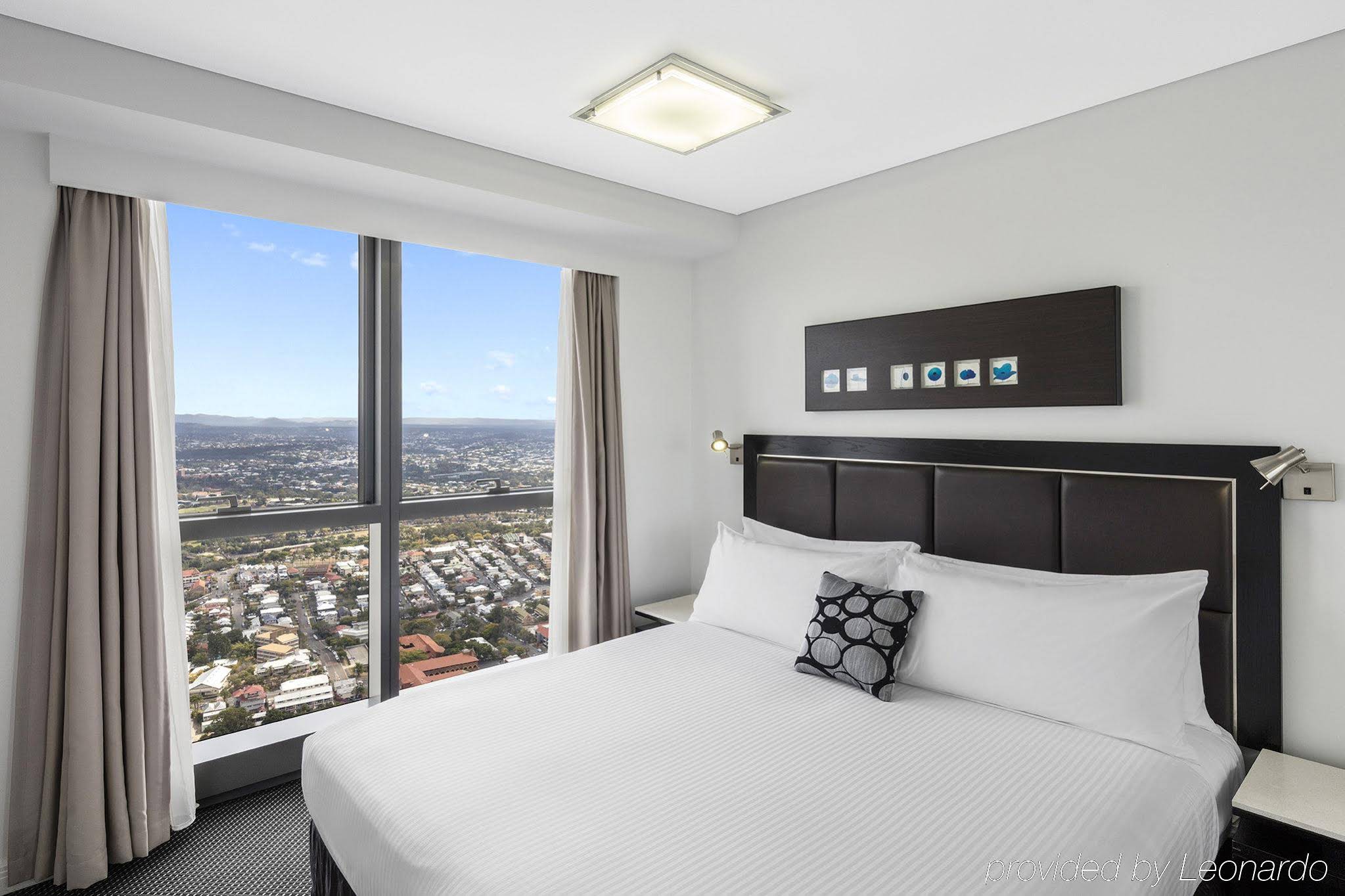 Meriton Suites Adelaide Street, Brisbane