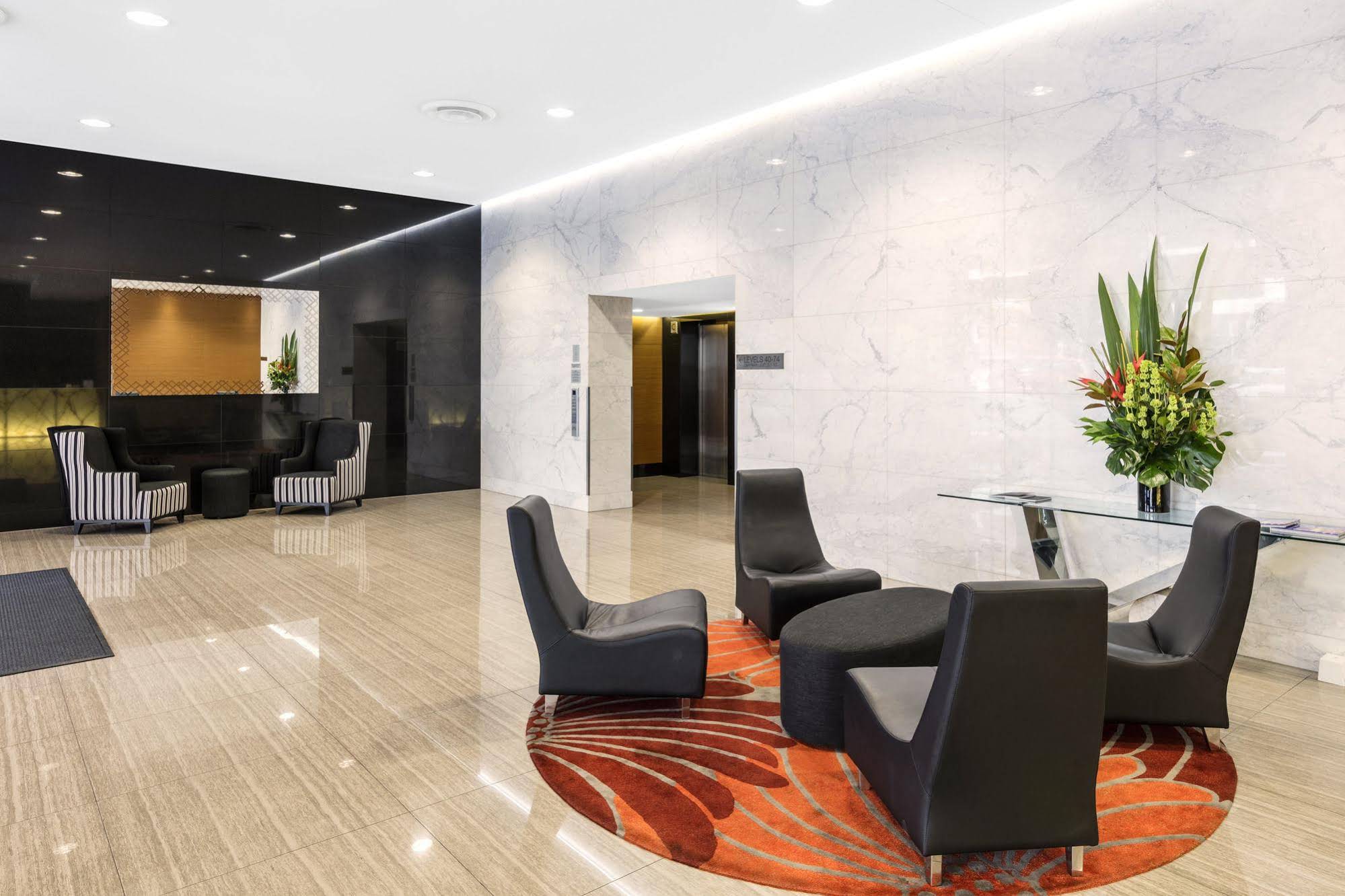 Meriton Suites Adelaide Street, Brisbane