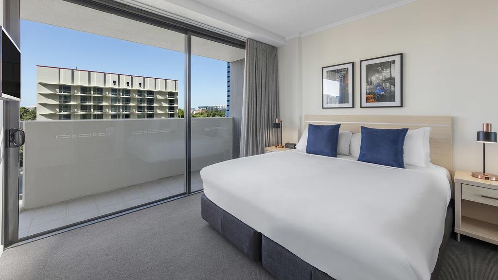 Oaks Brisbane on Margaret Suites