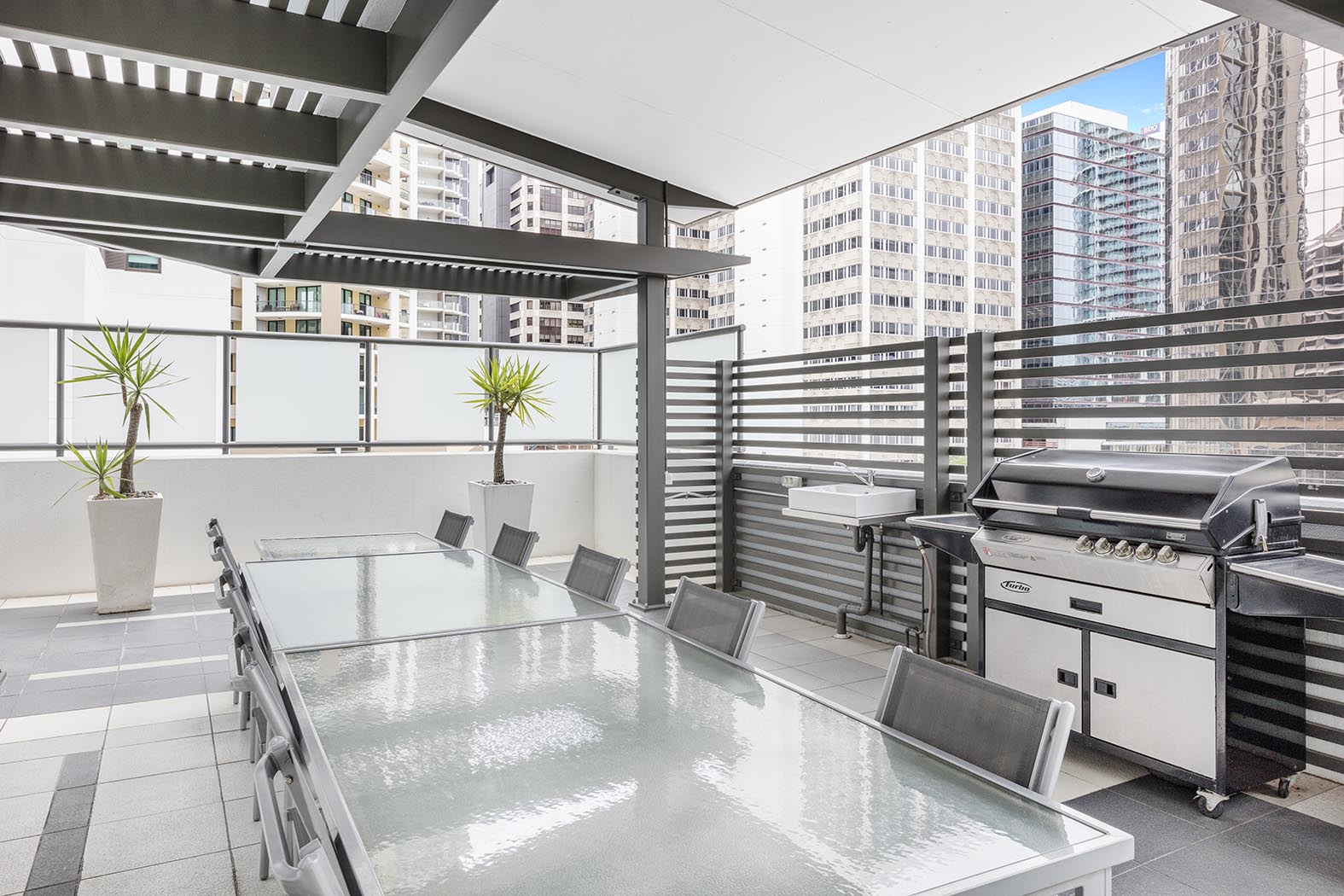 Oaks Brisbane on Margaret Suites