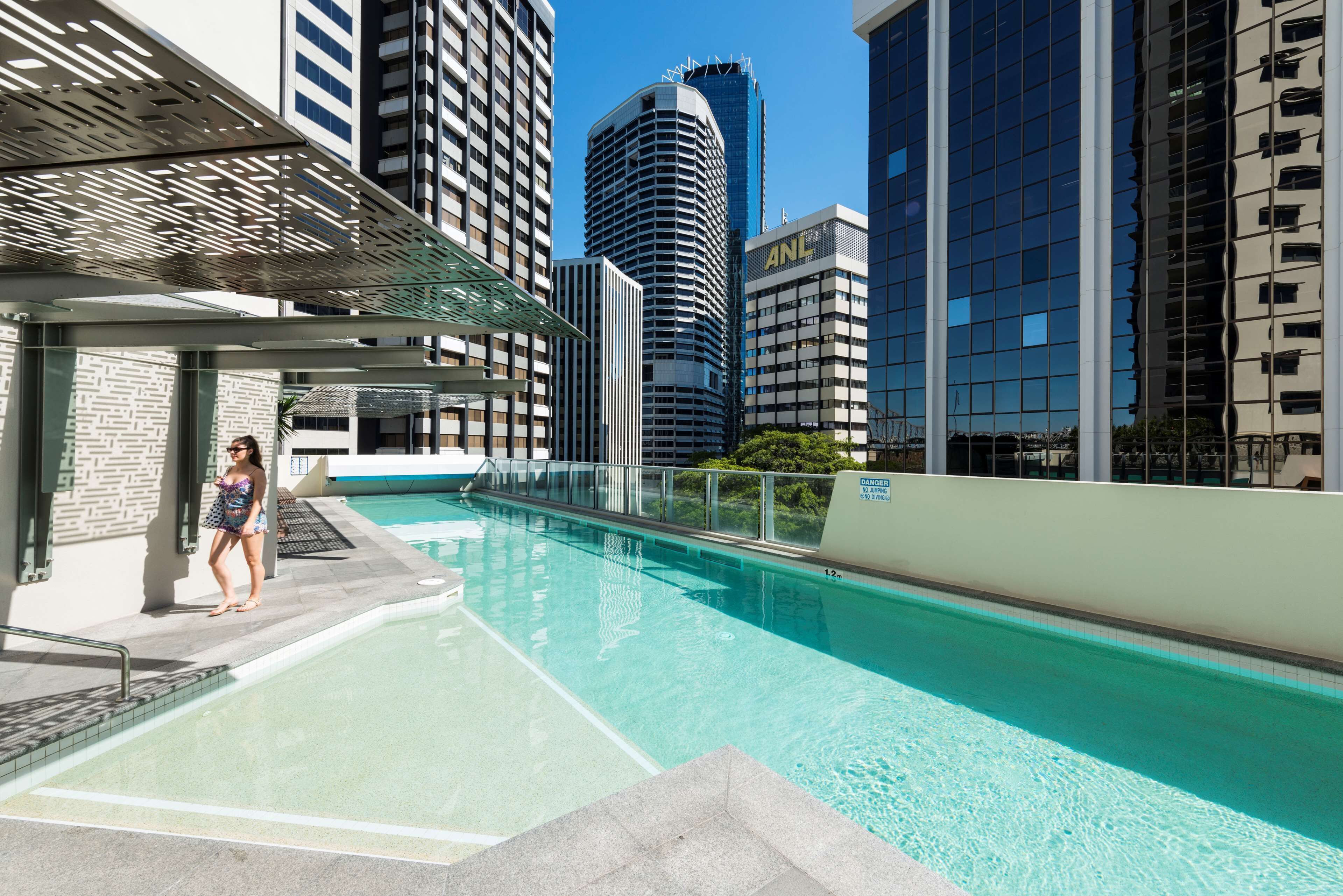 Oaks Brisbane Aurora Suites