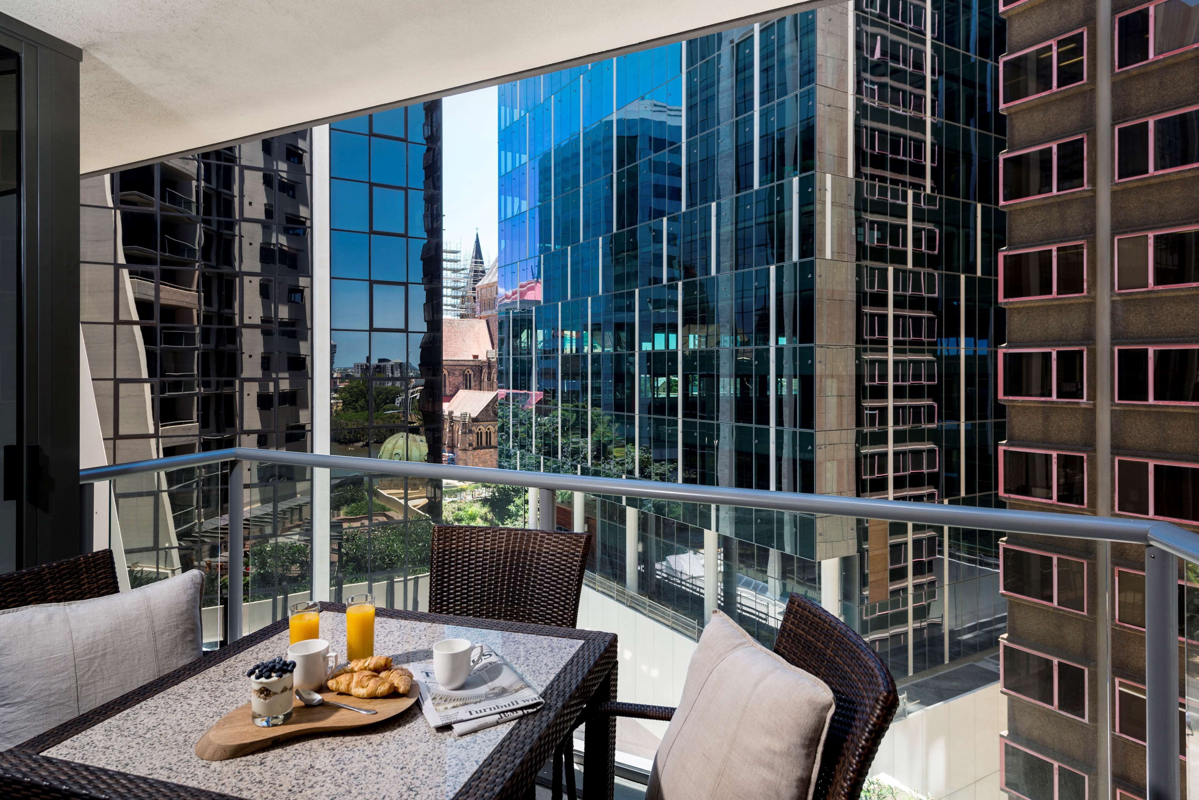 Oaks Brisbane Aurora Suites