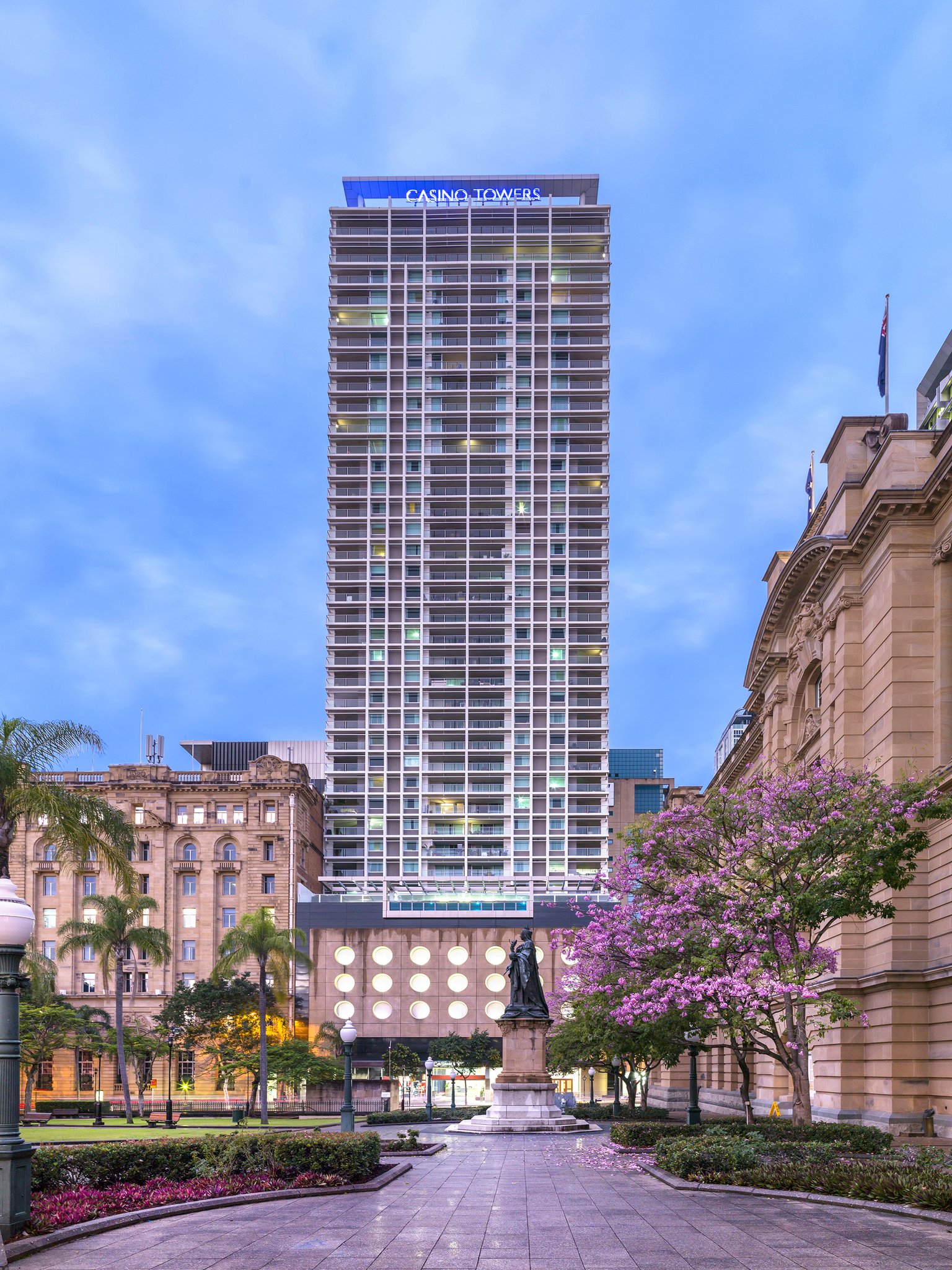 Oaks Brisbane Casino Tower Suites