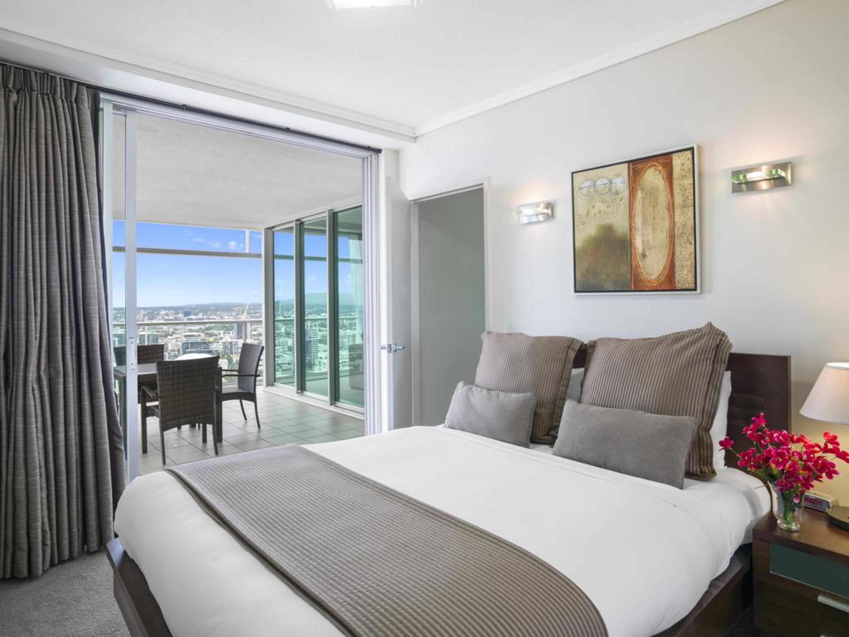 Oaks Brisbane Casino Tower Suites