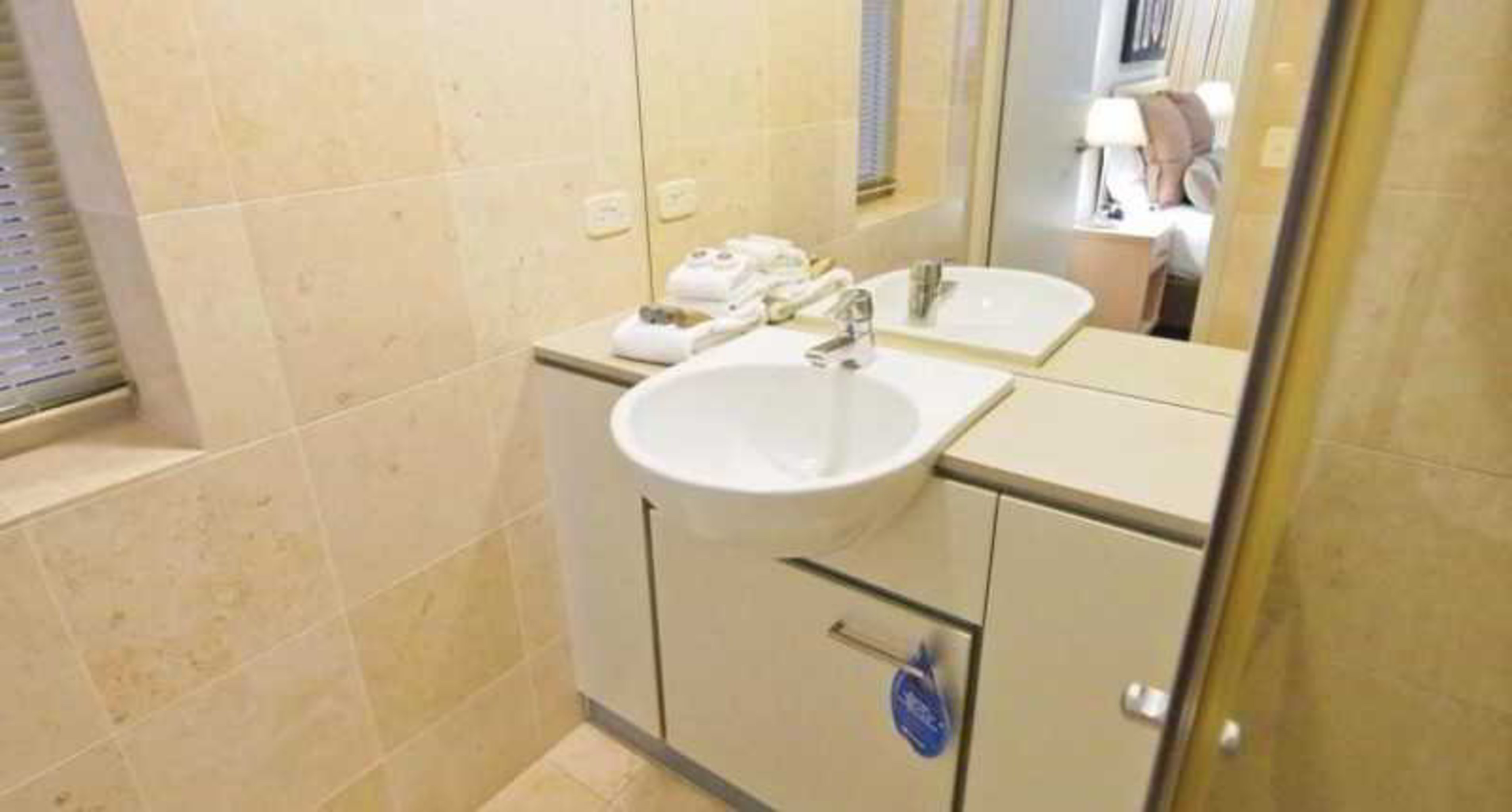 Oaks Brisbane Casino Tower Suites