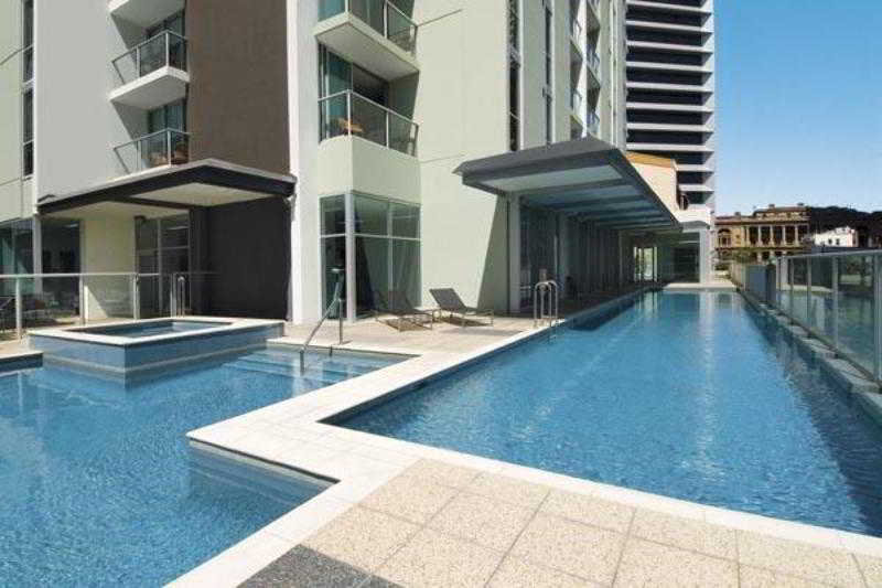 Oaks Brisbane Festival Suites