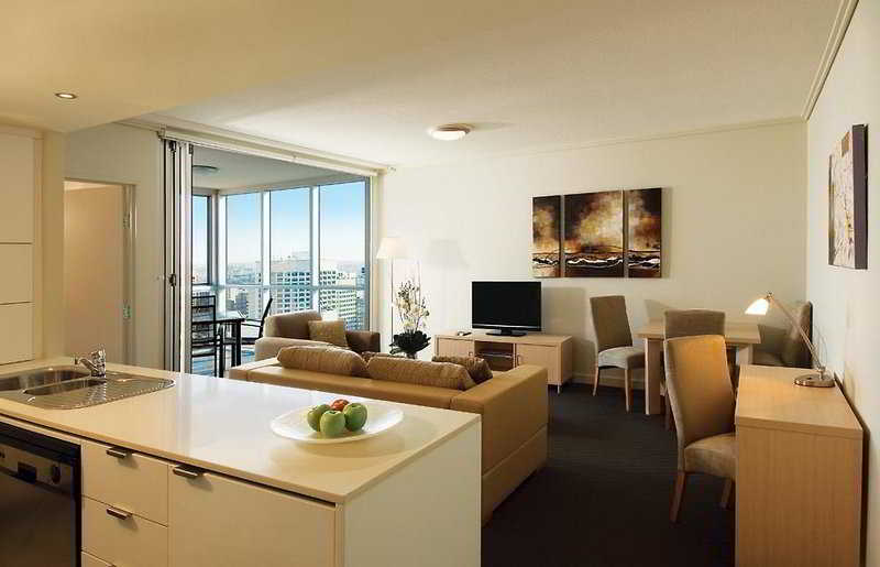 Oaks Brisbane Festival Suites