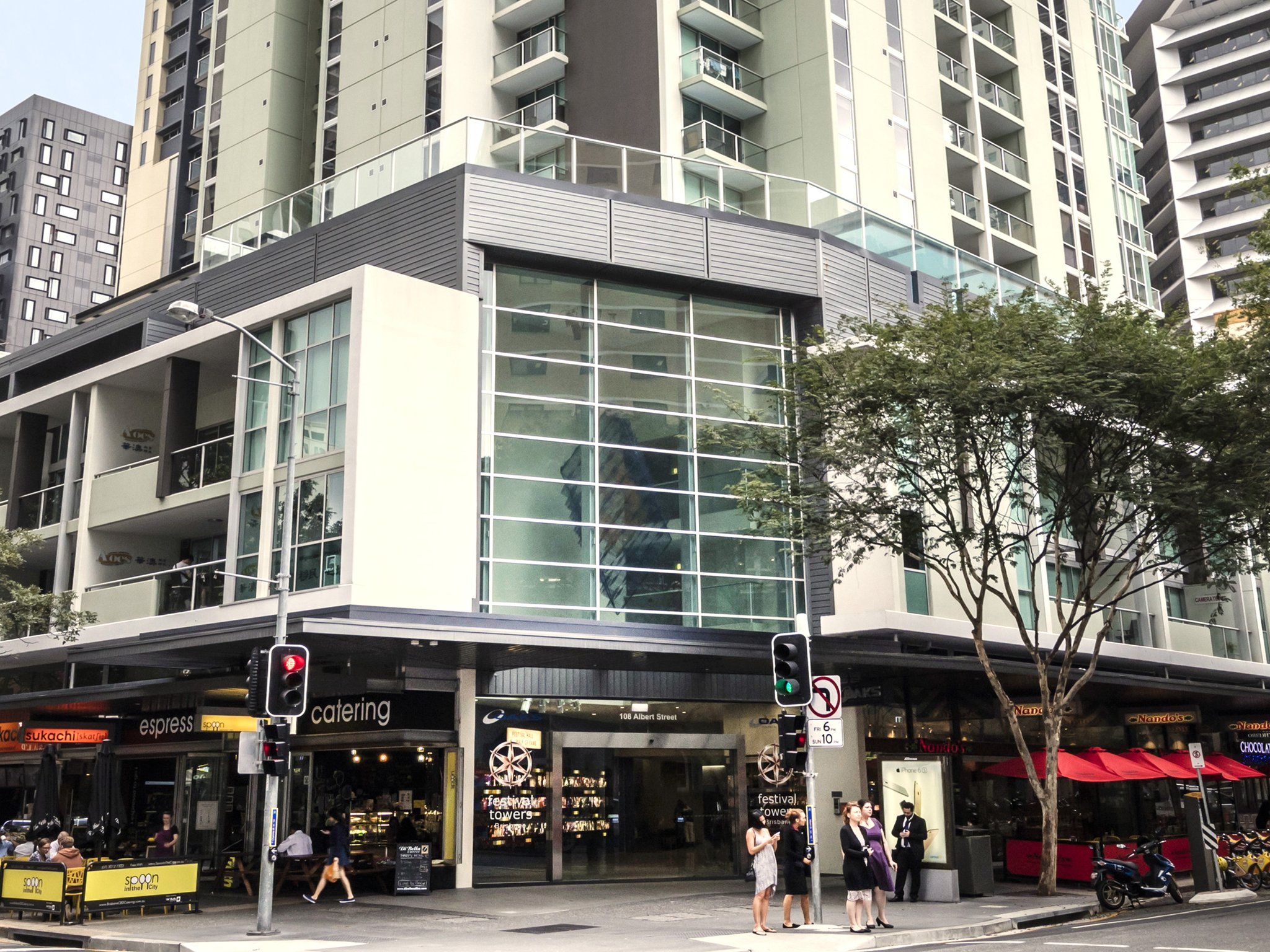Oaks Brisbane Festival Suites