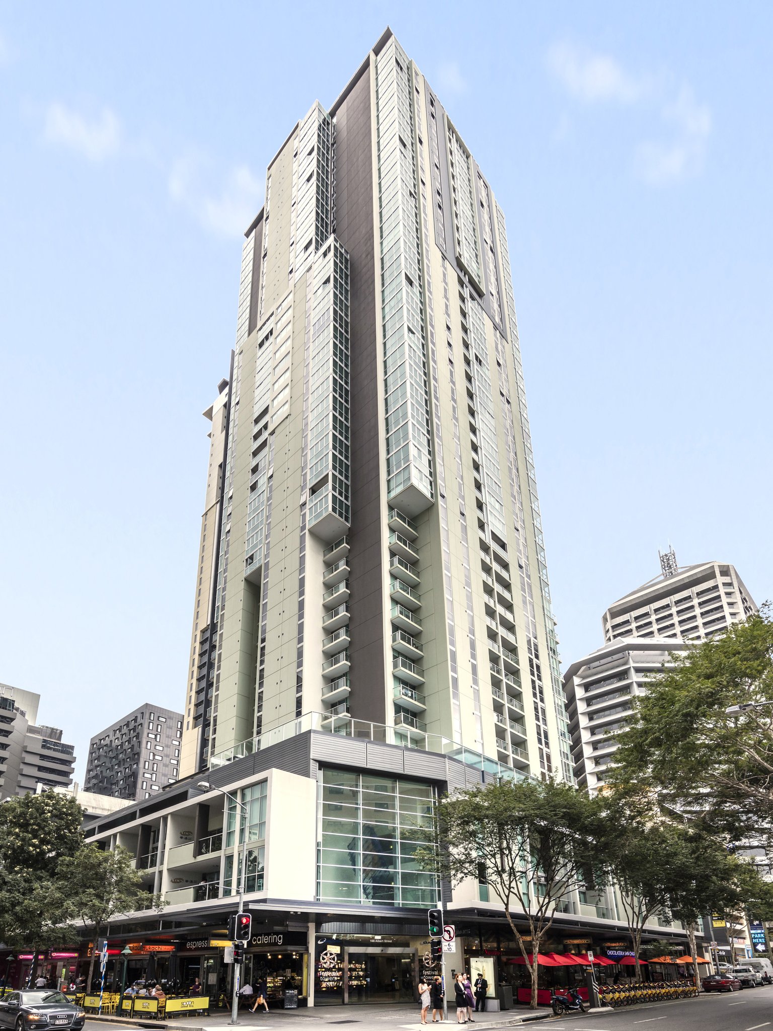 Oaks Brisbane Festival Suites