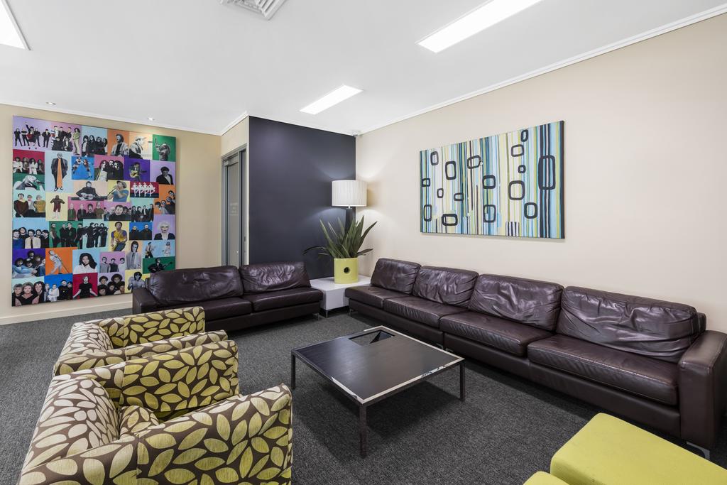 Oaks Brisbane Festival Suites