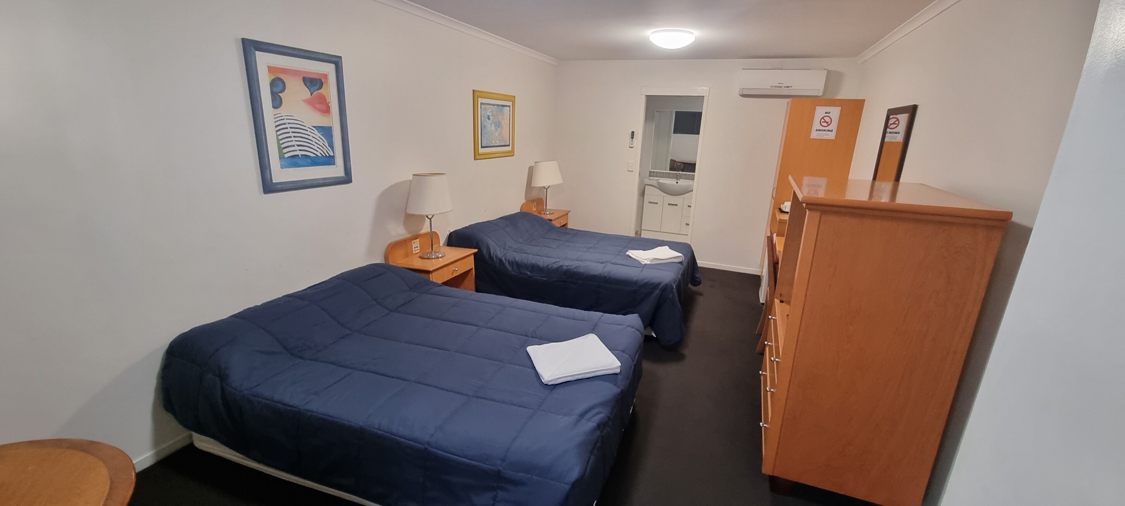 Queensport Tavern/Motel