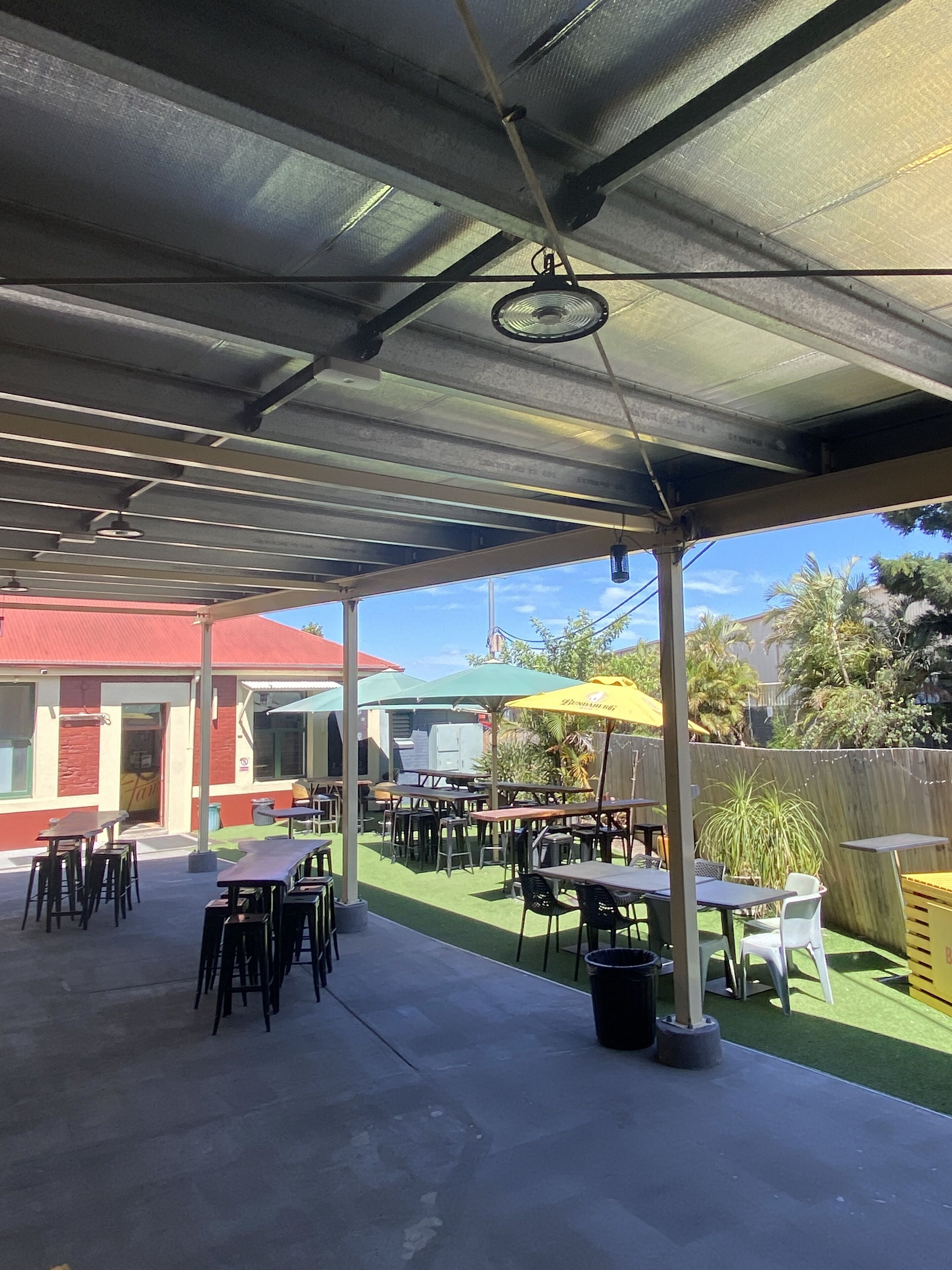 Queensport Tavern/Motel
