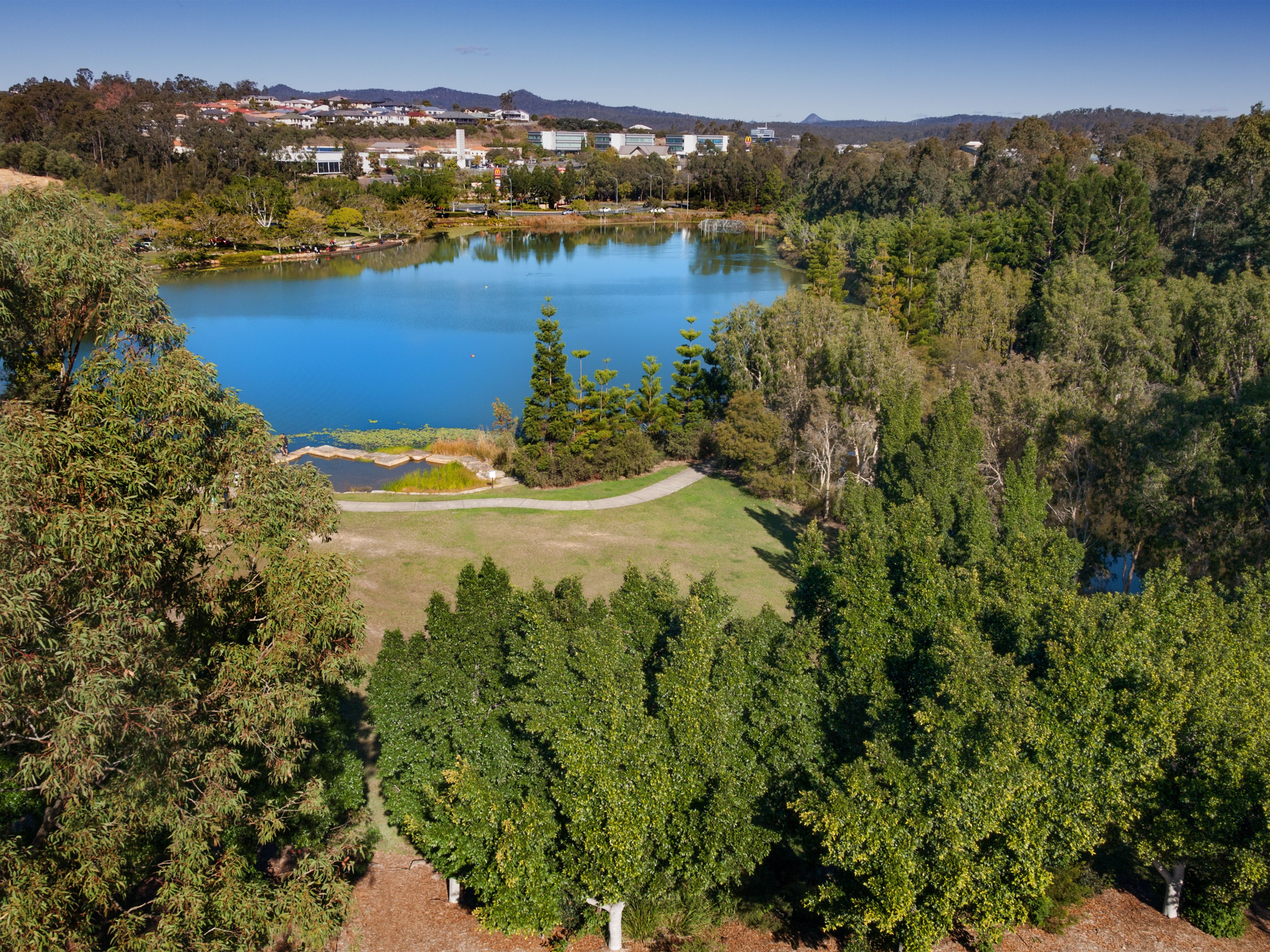 Springfield Lakes Hotel