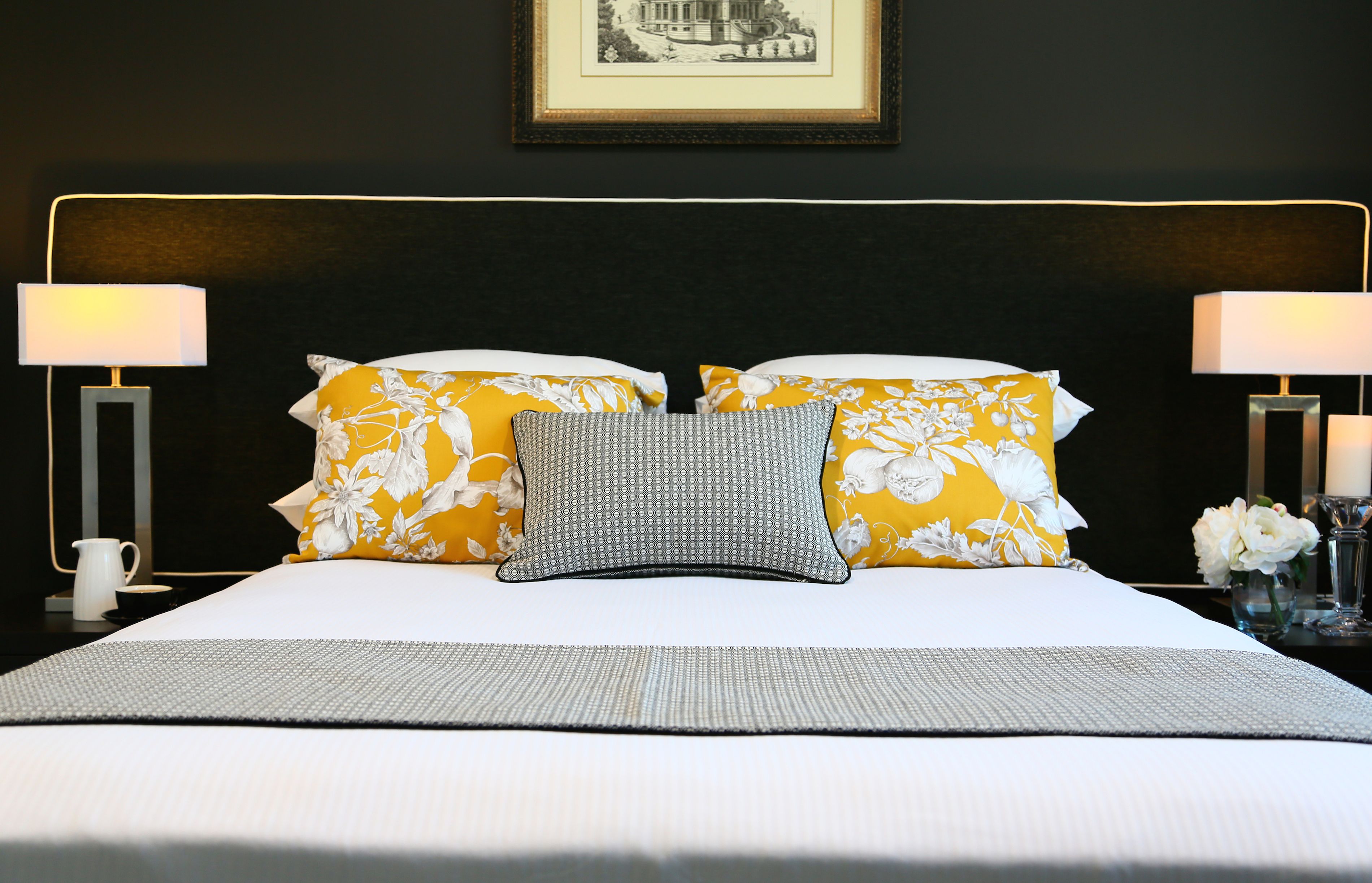 Springfield Lakes Hotel