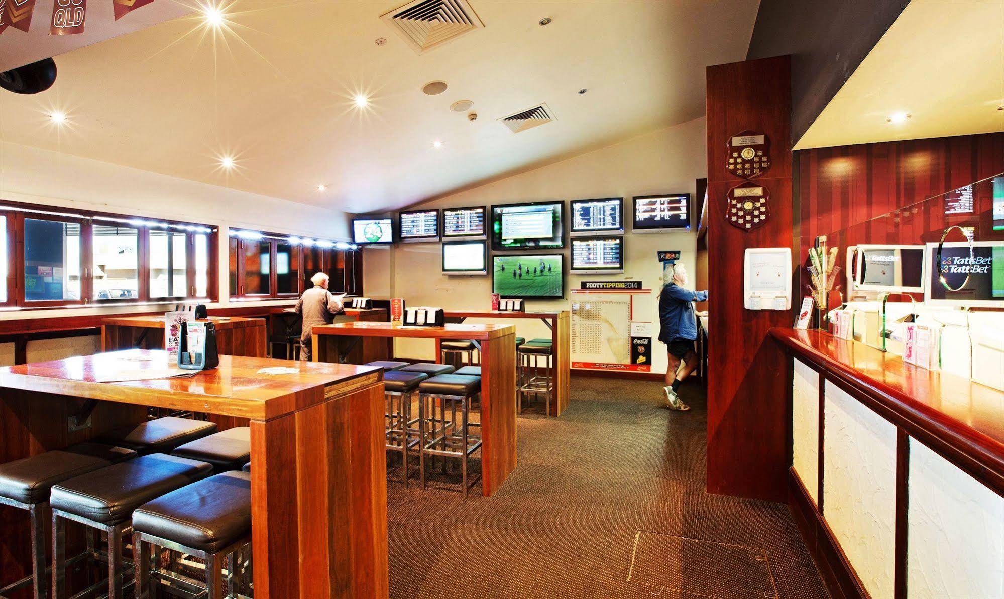 Nightcap at Springwood Hotel