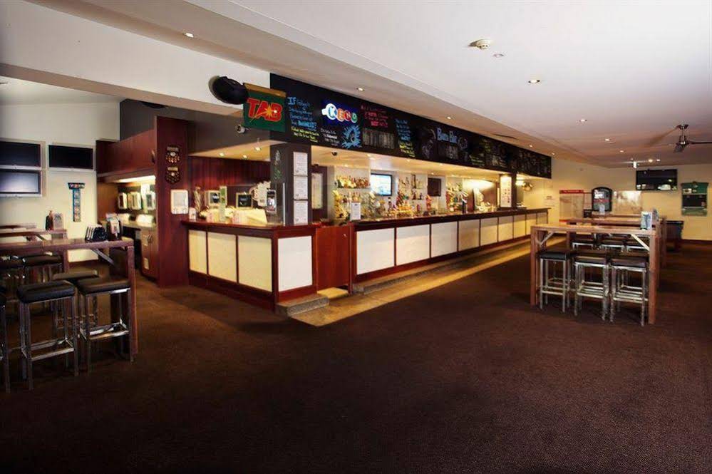 Nightcap at Springwood Hotel