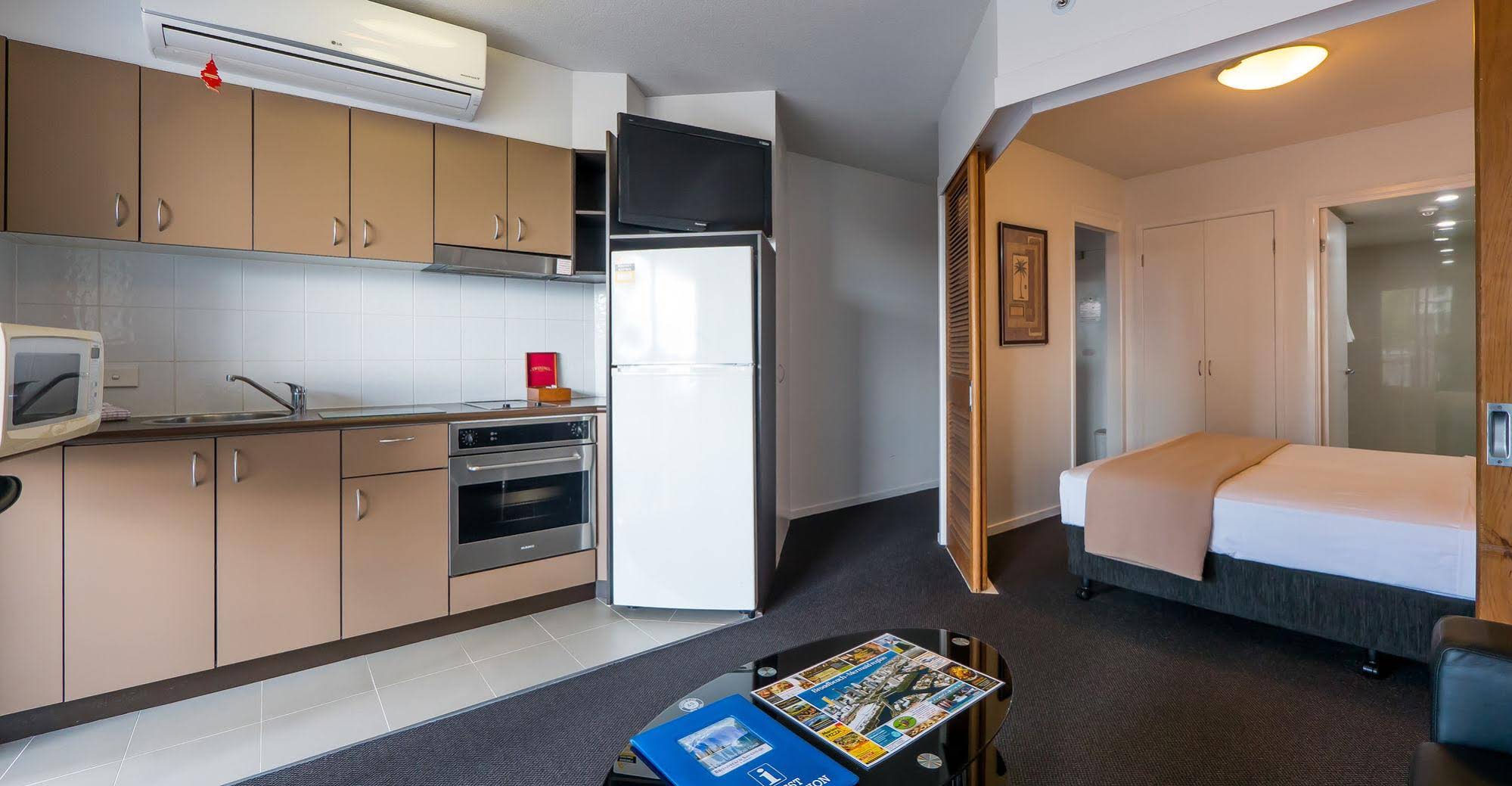 Broadbeach Savannah