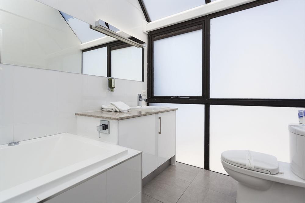 Broadbeach Travel Inn Apartments