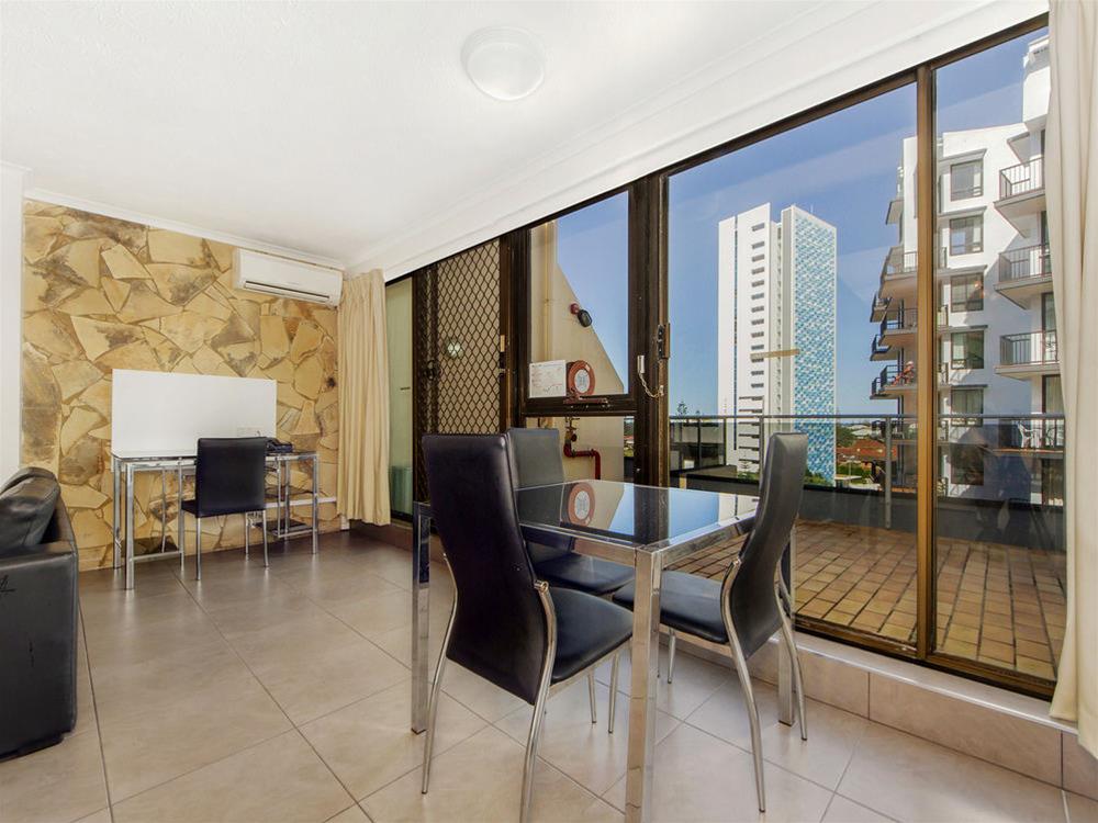 Broadbeach Travel Inn Apartments