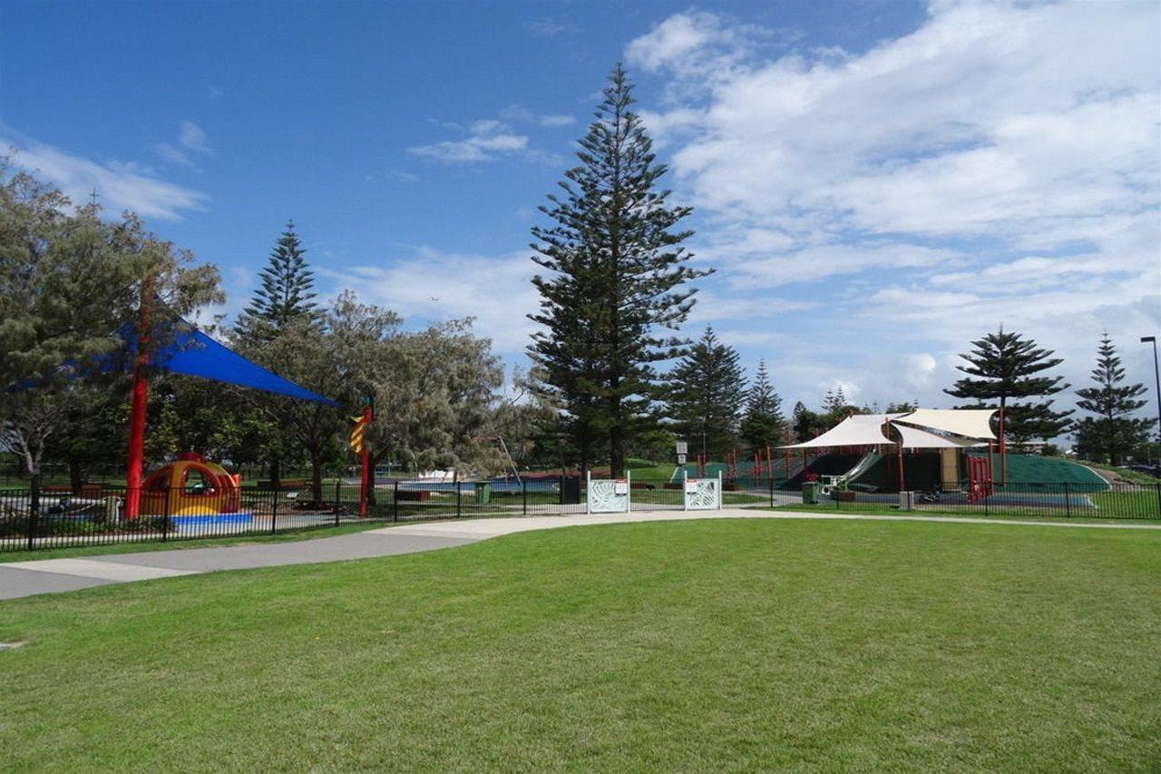 Broadbeach Travel Inn Apartments