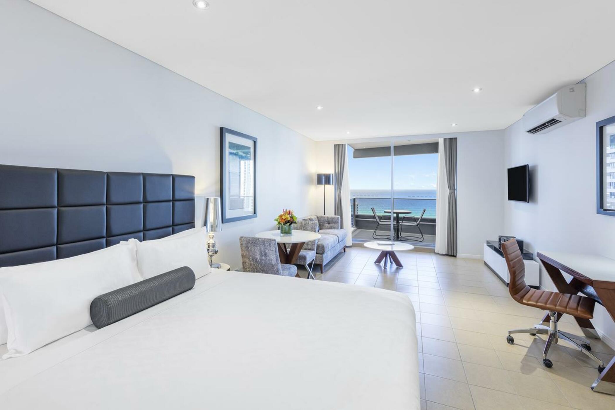 Meriton Suites Broadbeach