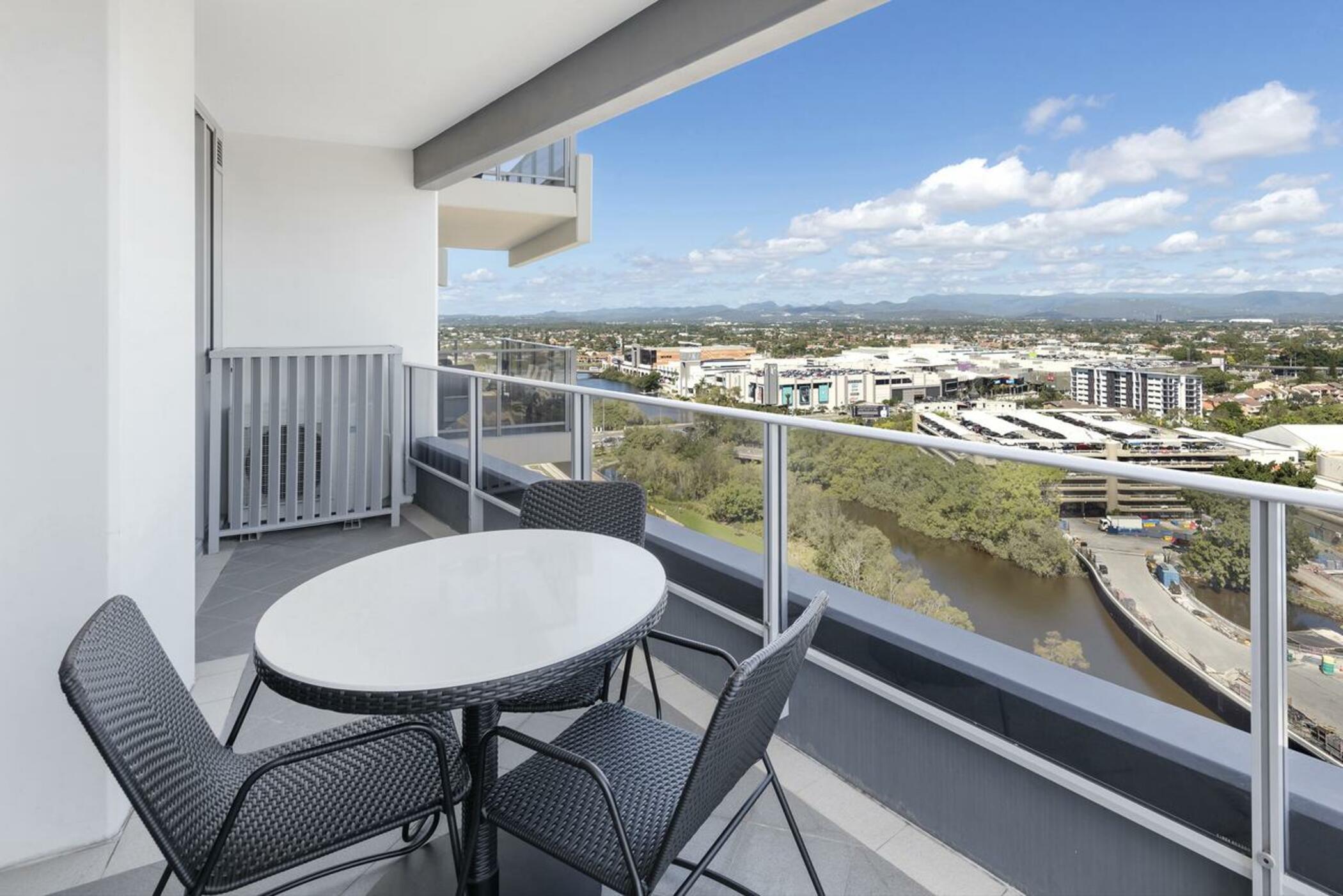 Meriton Suites Broadbeach
