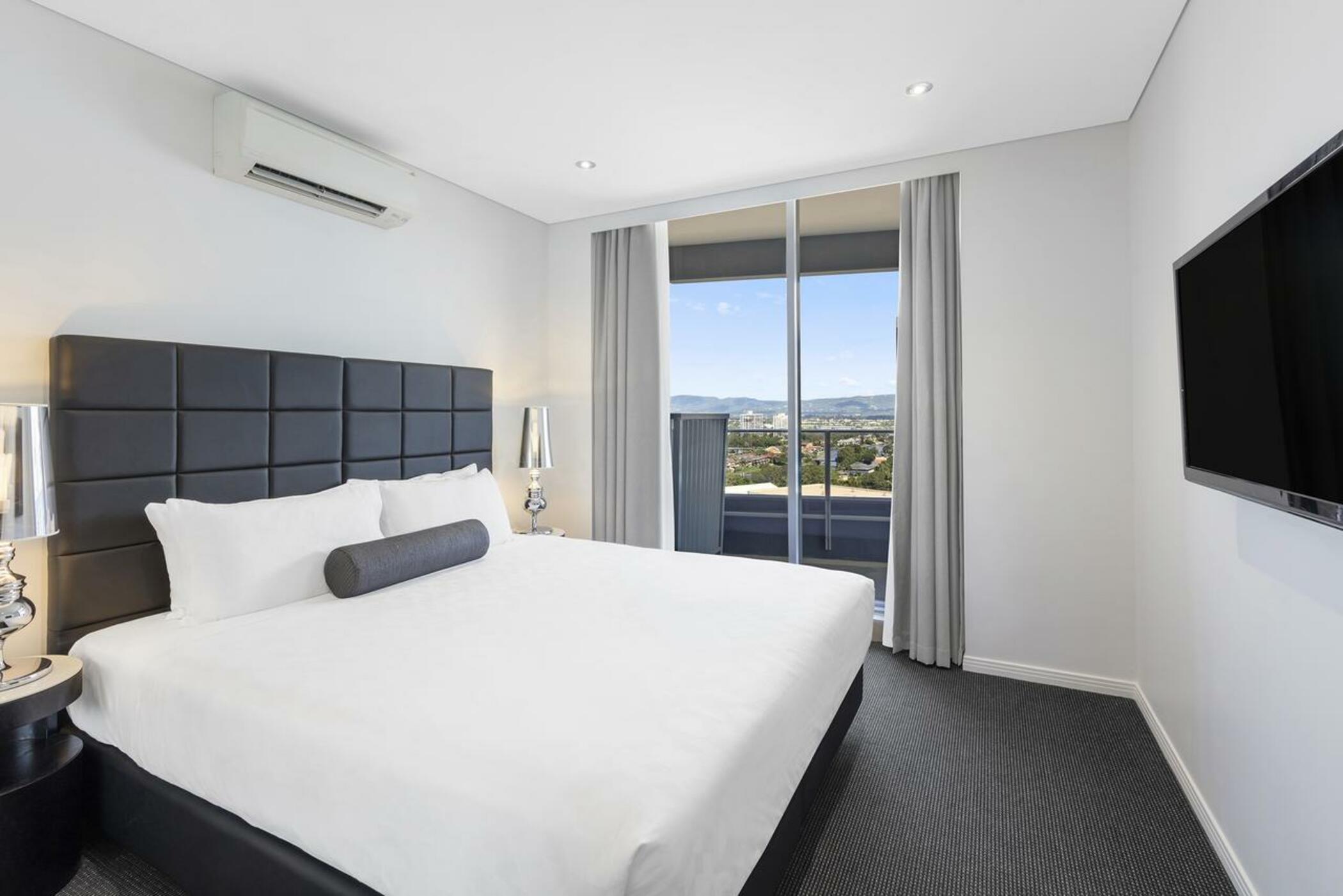 Meriton Suites Broadbeach