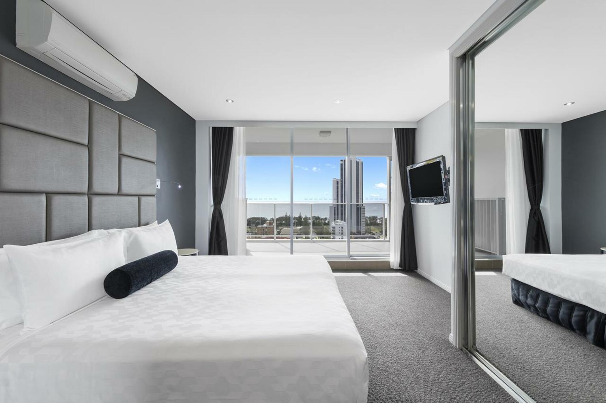 Meriton Suites Broadbeach