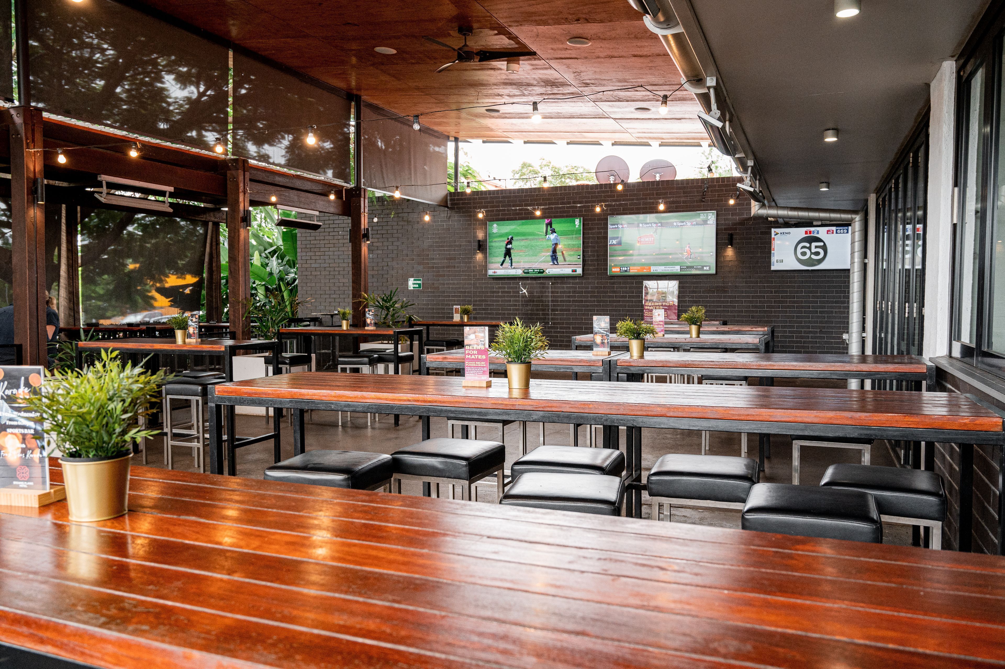 Browns Plains Hotel