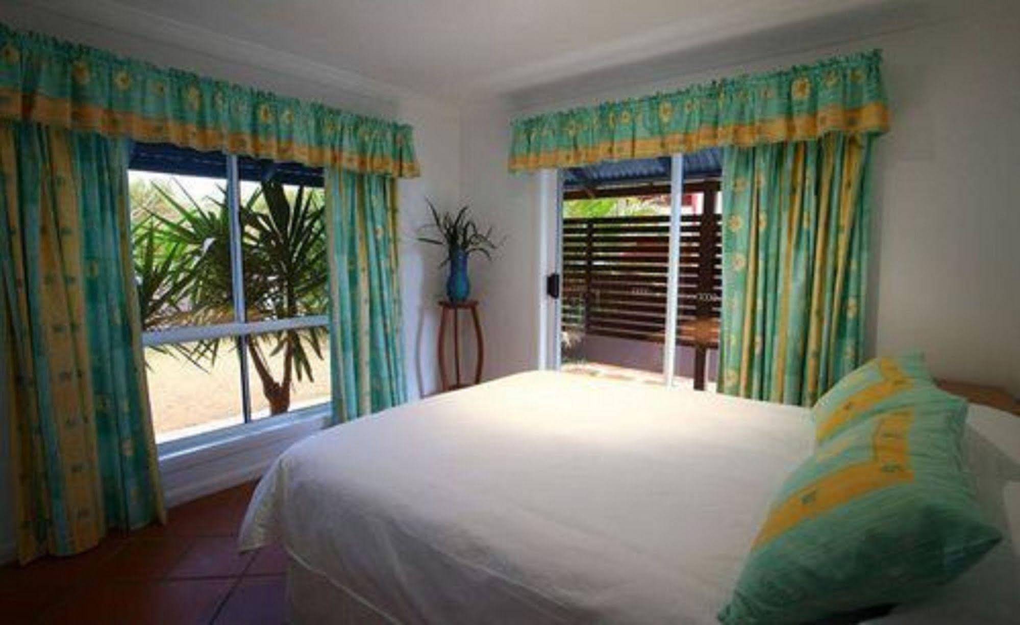 Oceanic 141 Beach House
